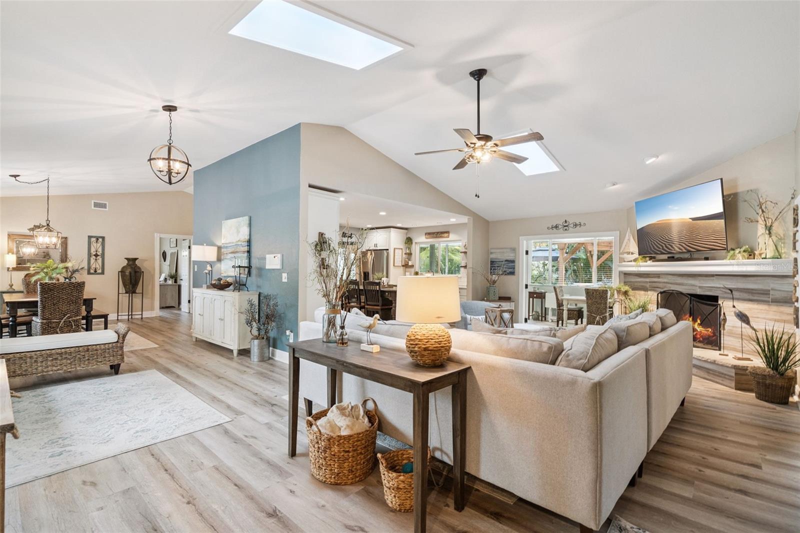 Image 4 of 35 For 75 Calumet Avenue