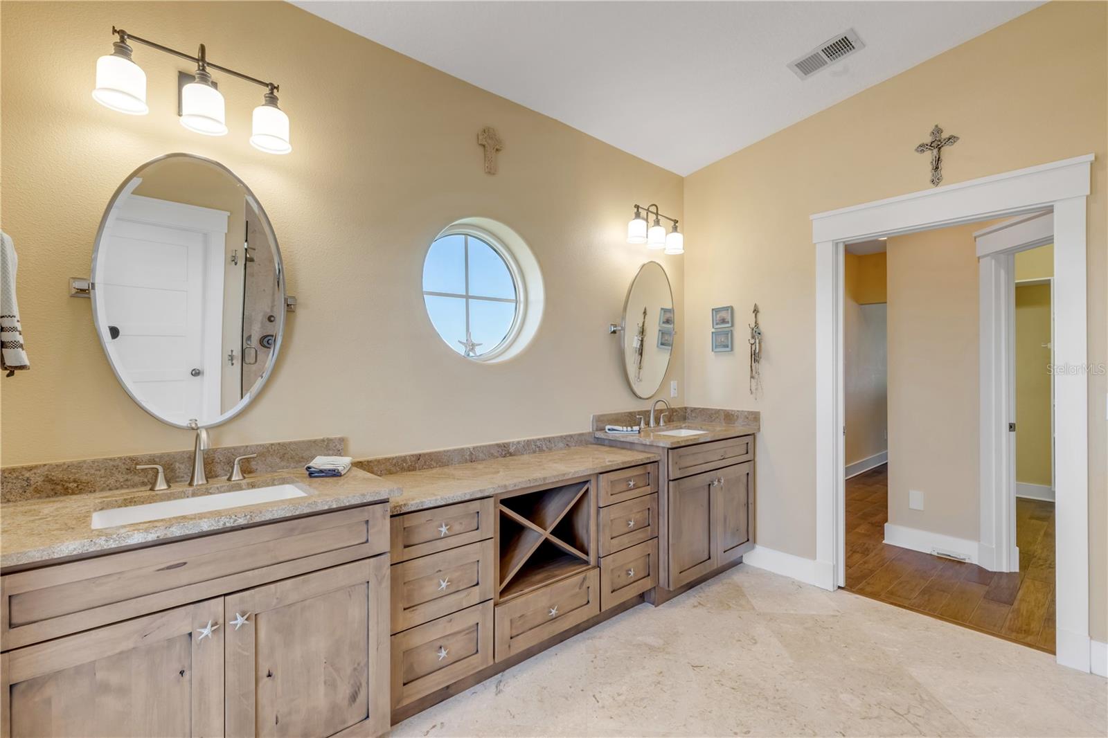 Image 28 of 83 For 6101 Turtlemound Road