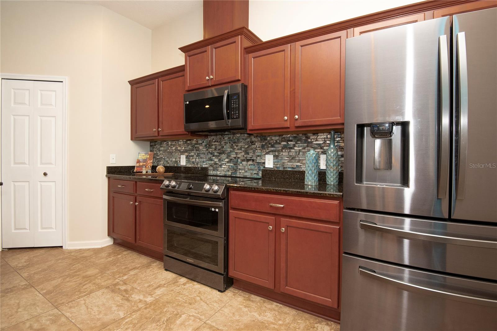 Image 6 of 30 For 164 Tuscany Bend Street