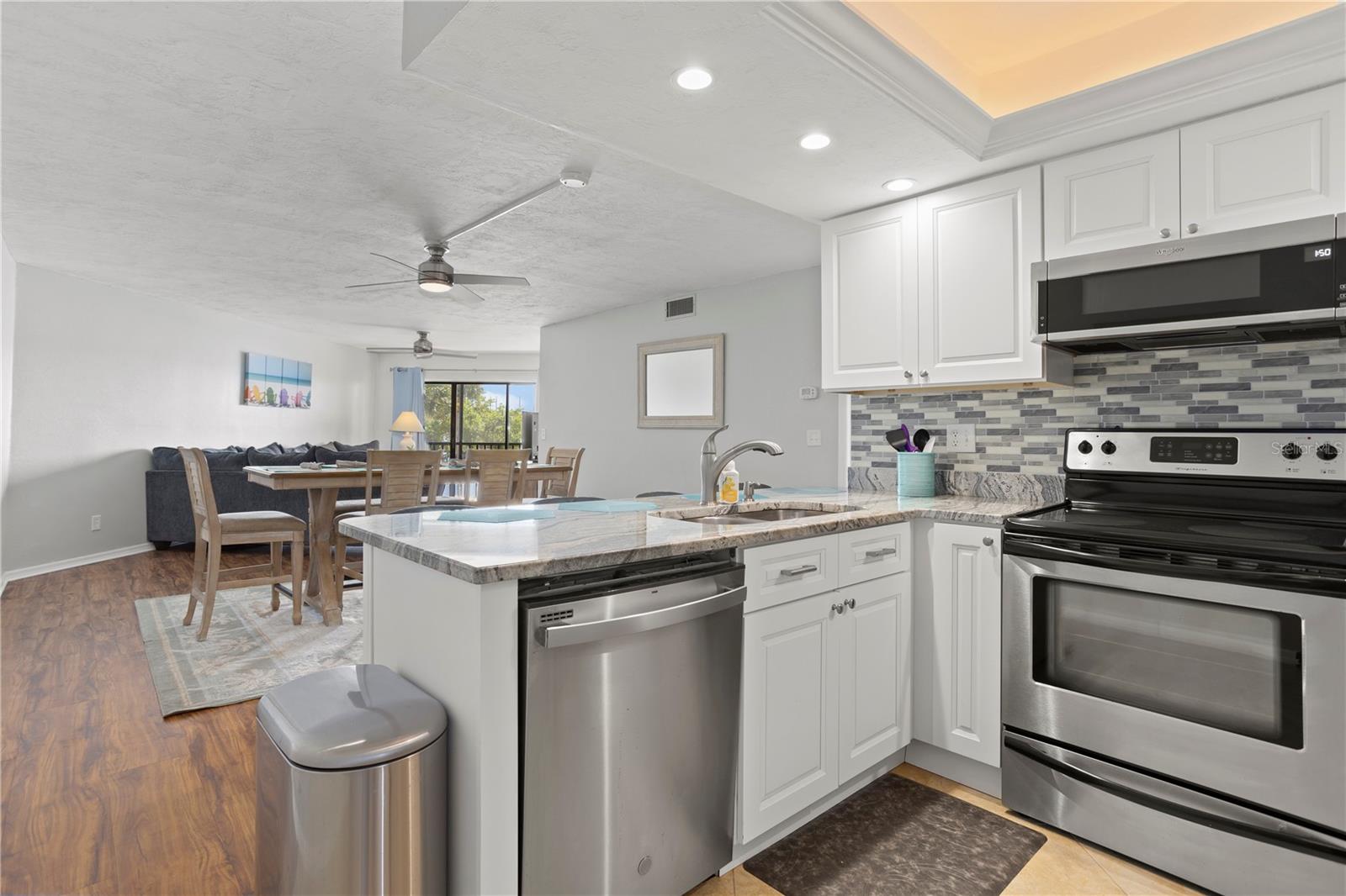 Image 14 of 47 For 944 Peninsula Drive 1100