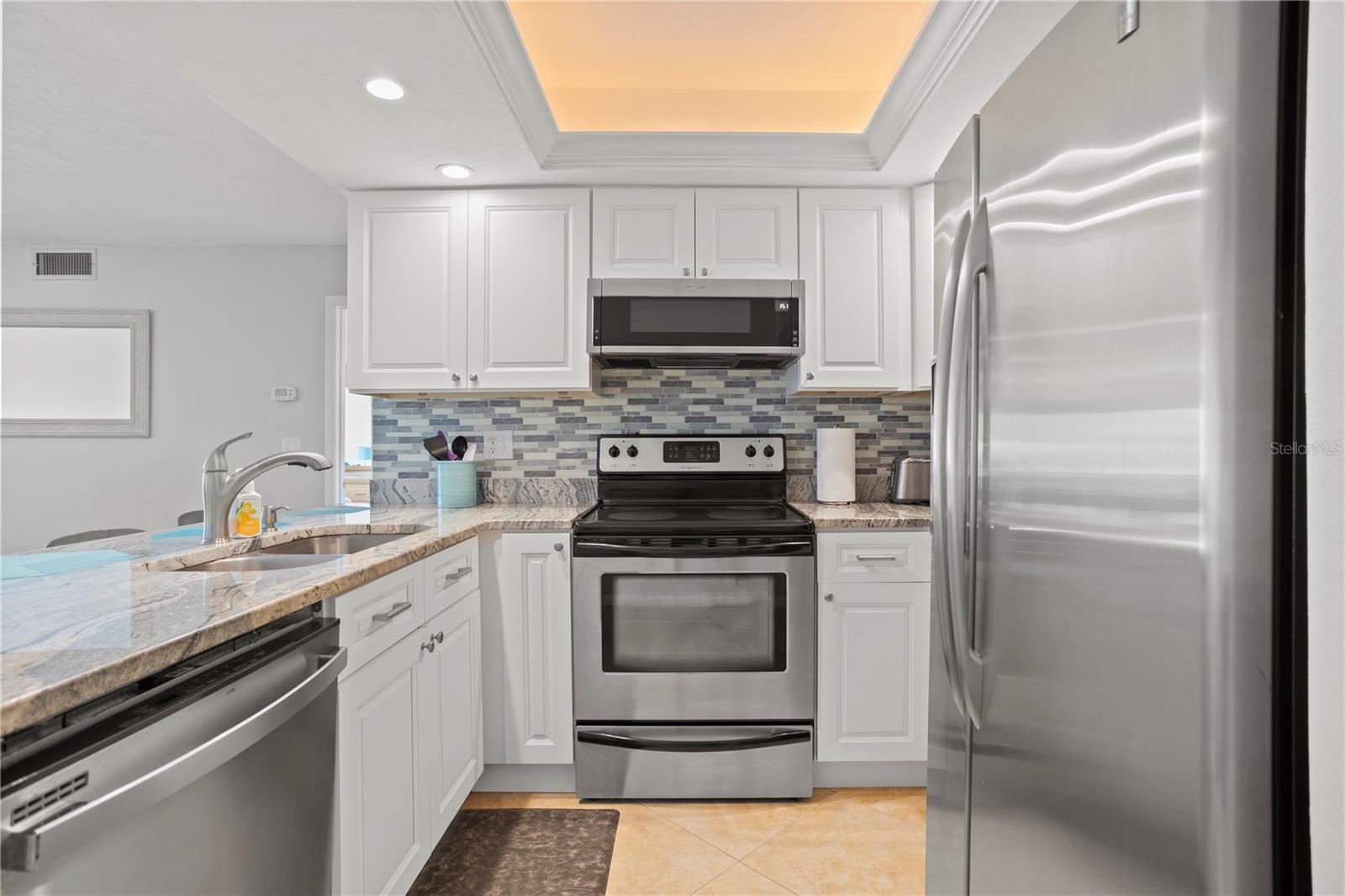 Image 15 of 47 For 944 Peninsula Drive 1100