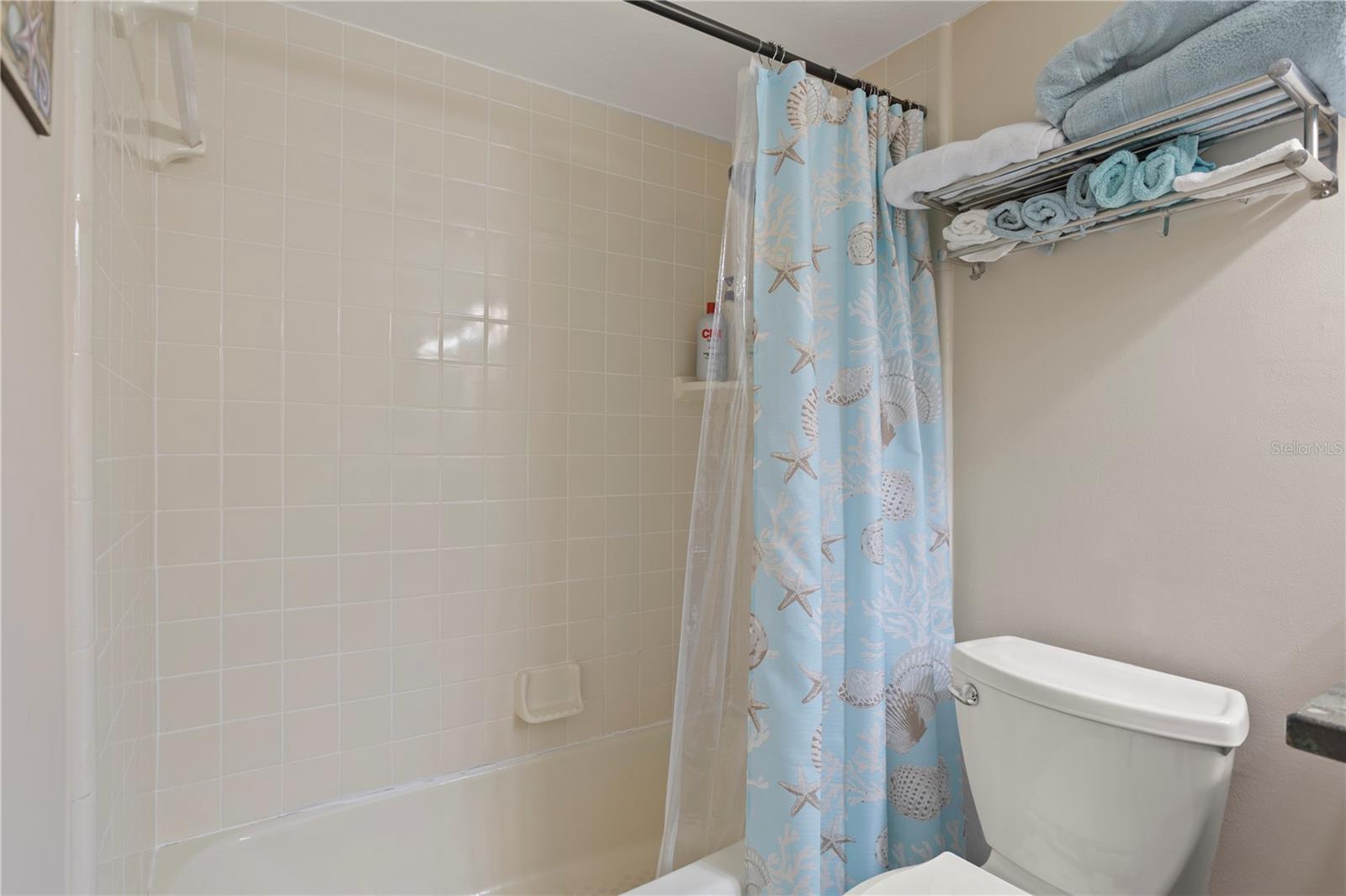 Image 25 of 47 For 944 Peninsula Drive 1100