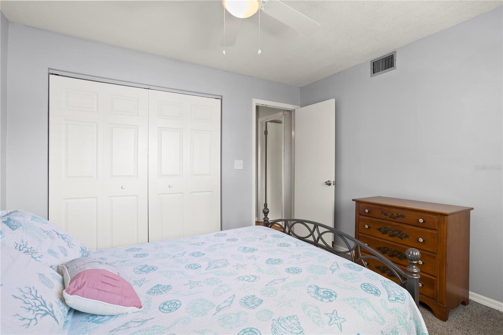 Image 27 of 47 For 944 Peninsula Drive 1100