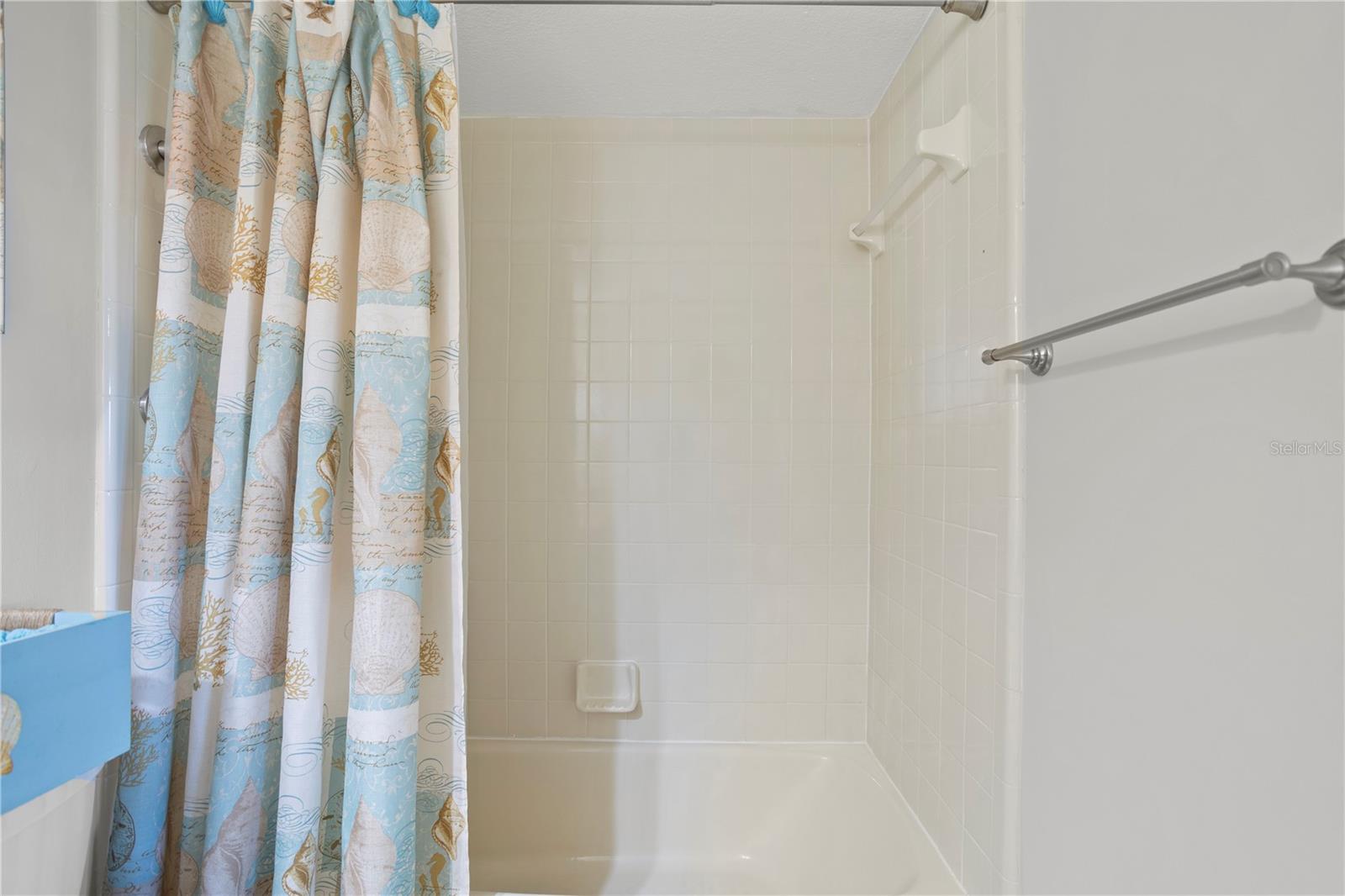 Image 29 of 47 For 944 Peninsula Drive 1100