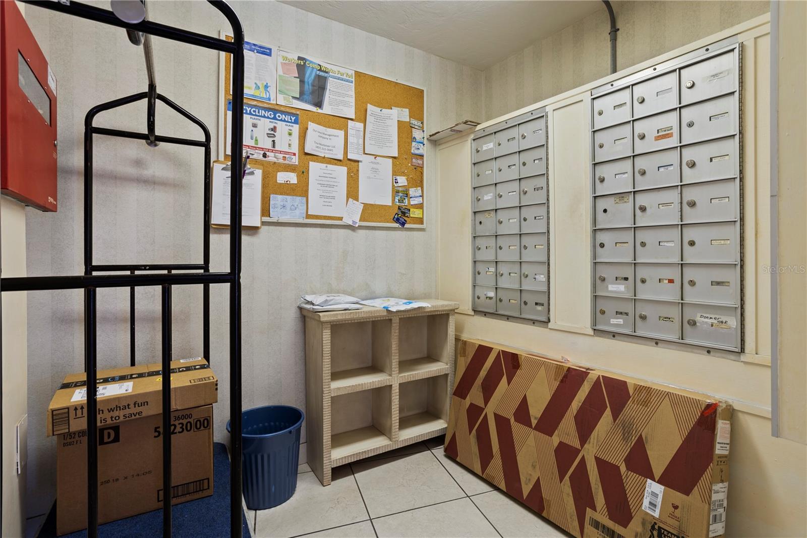 Image 37 of 47 For 944 Peninsula Drive 1100