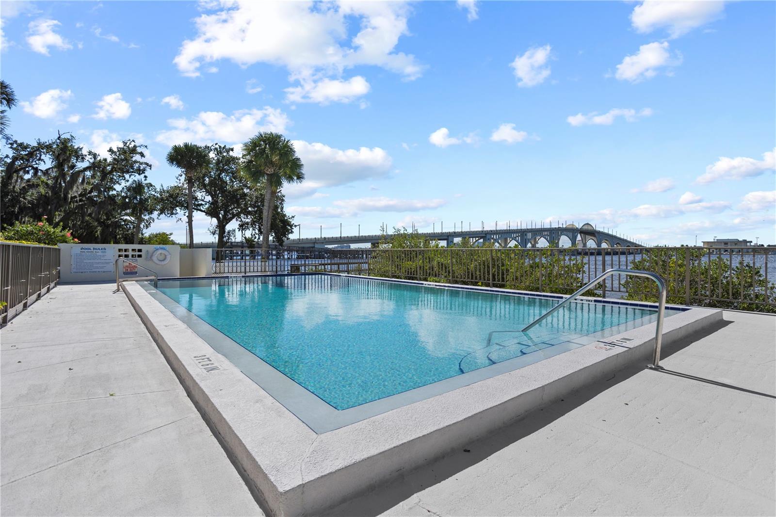 Image 42 of 47 For 944 Peninsula Drive 1100