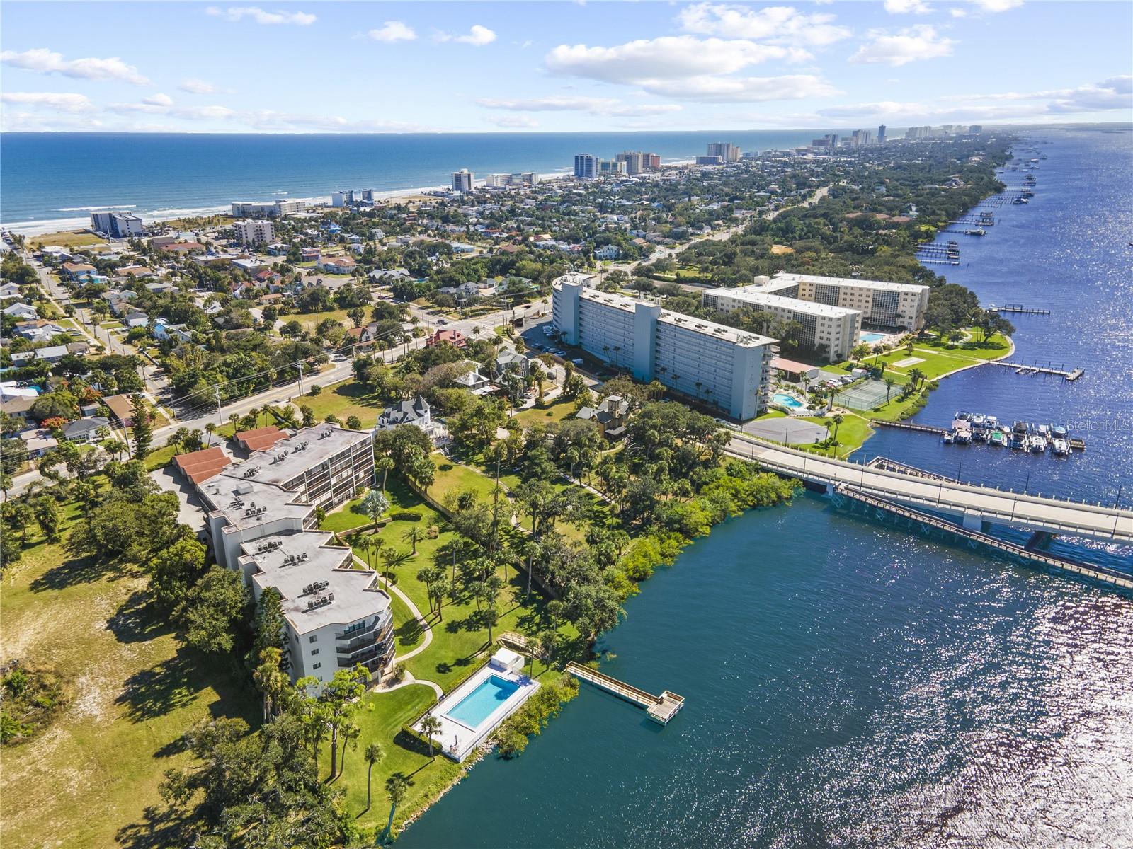 Image 5 of 47 For 944 Peninsula Drive 1100