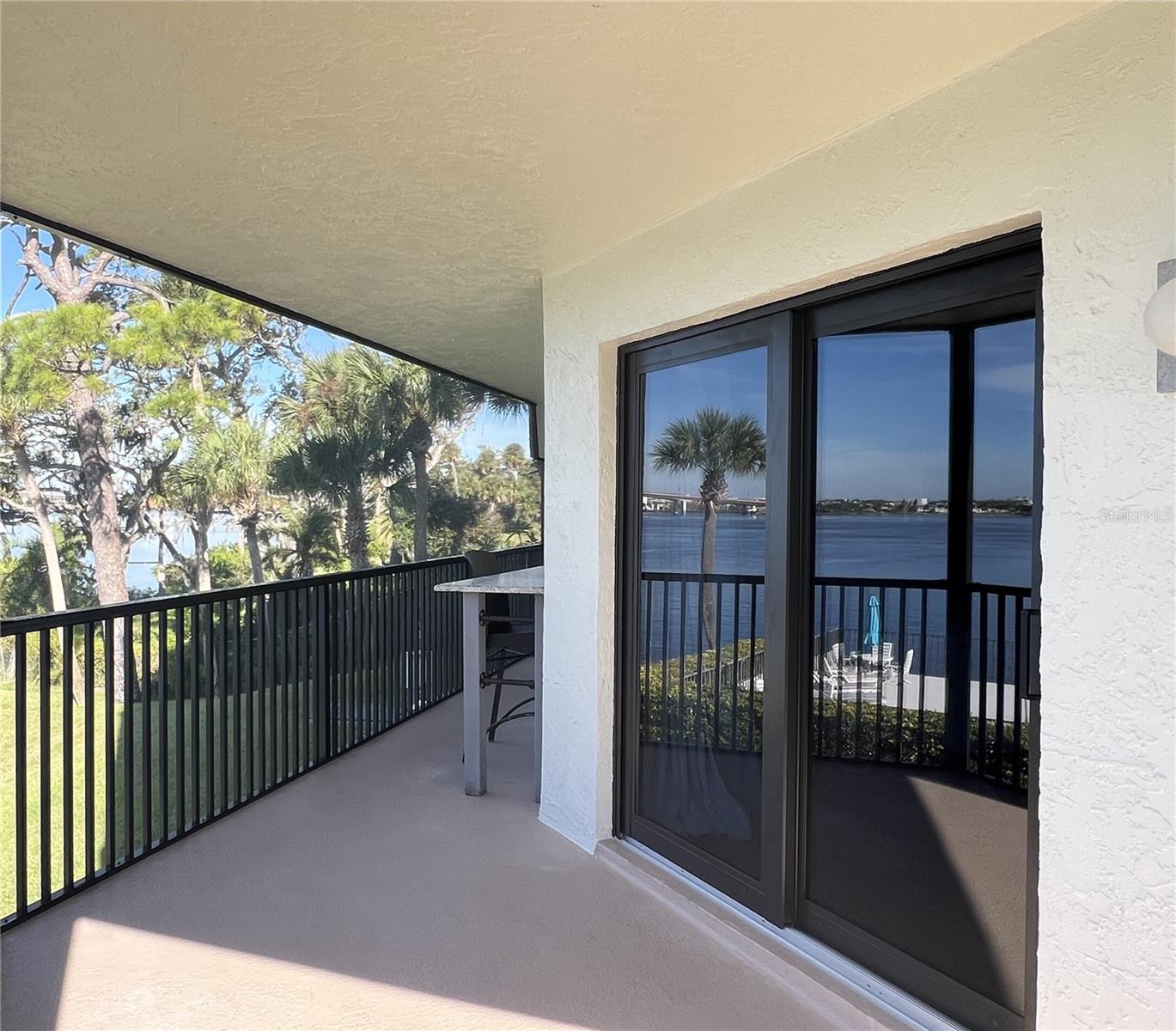 Image 8 of 47 For 944 Peninsula Drive 1100