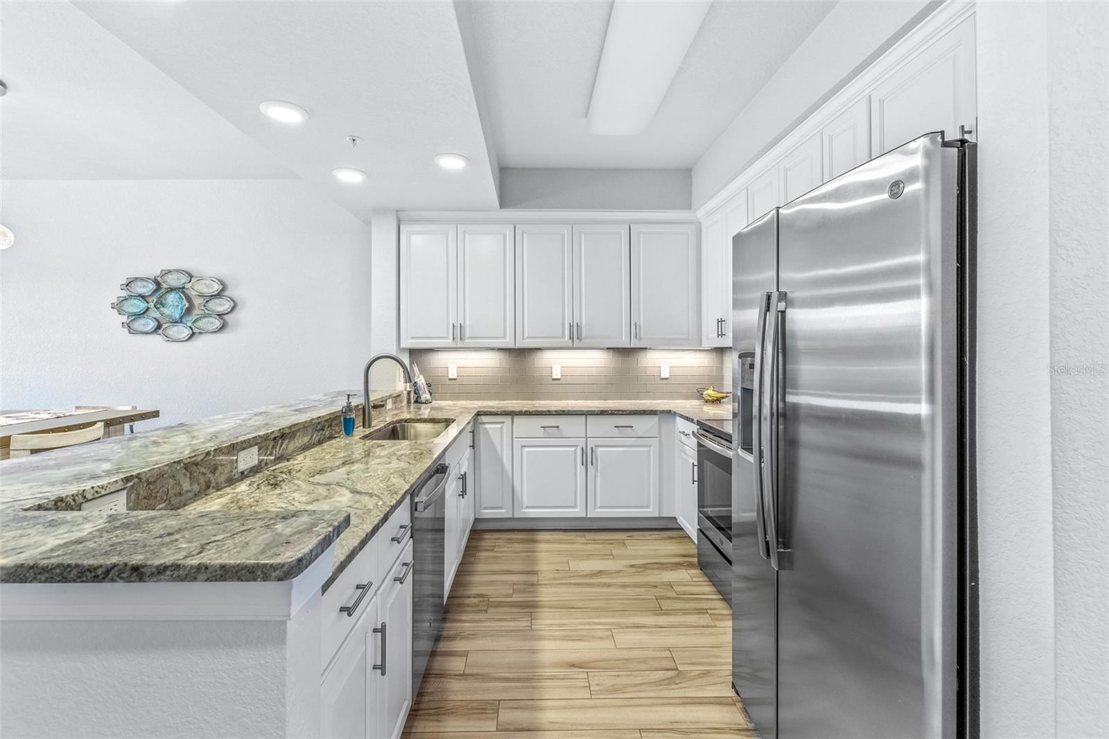 Image 9 of 65 For 3 Riverwalk Drive 305