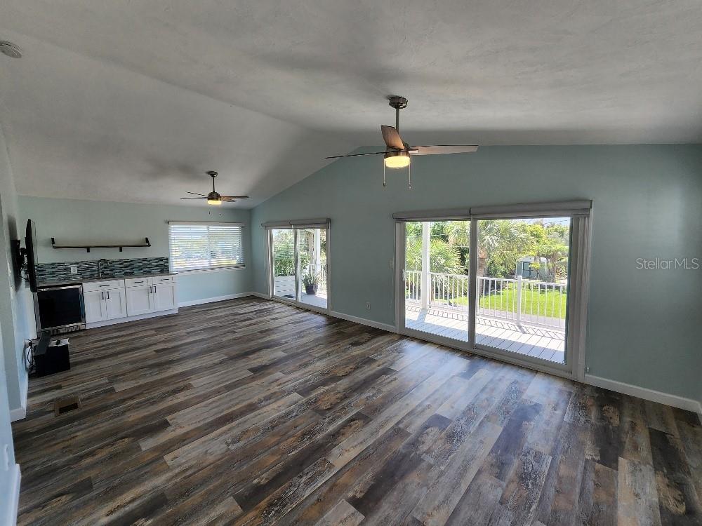 Image 13 of 33 For 110 Surf Street