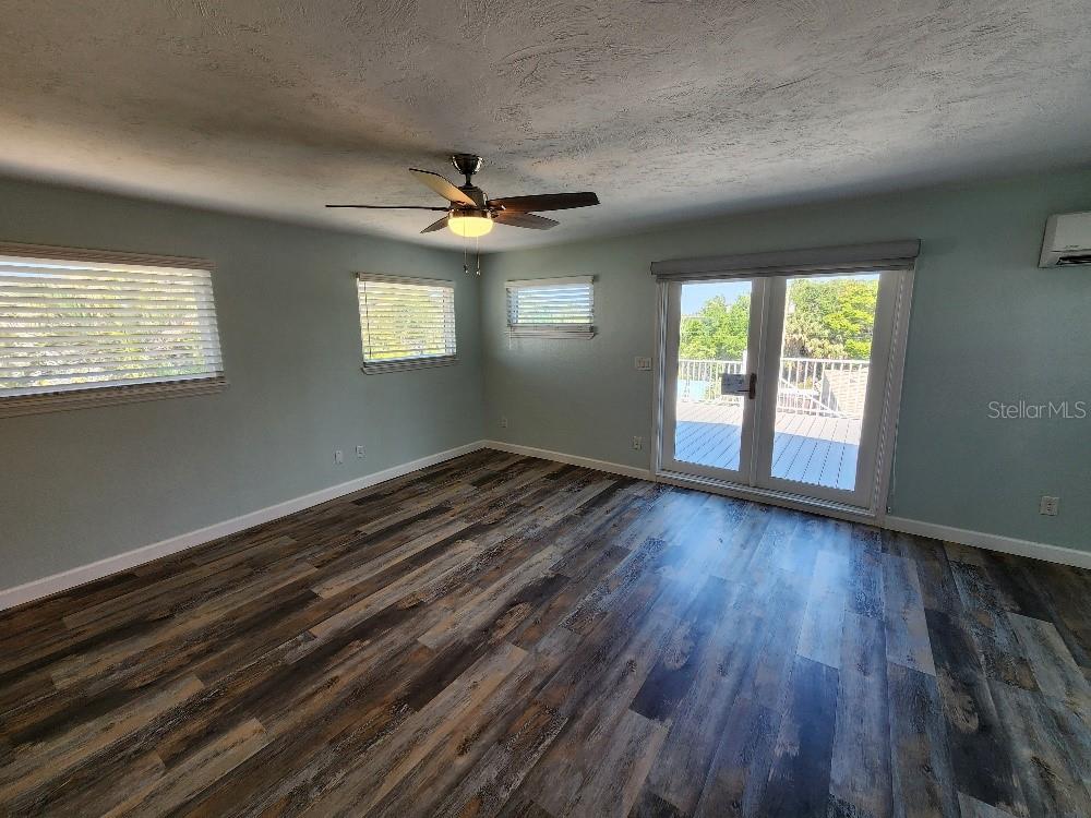 Image 15 of 33 For 110 Surf Street