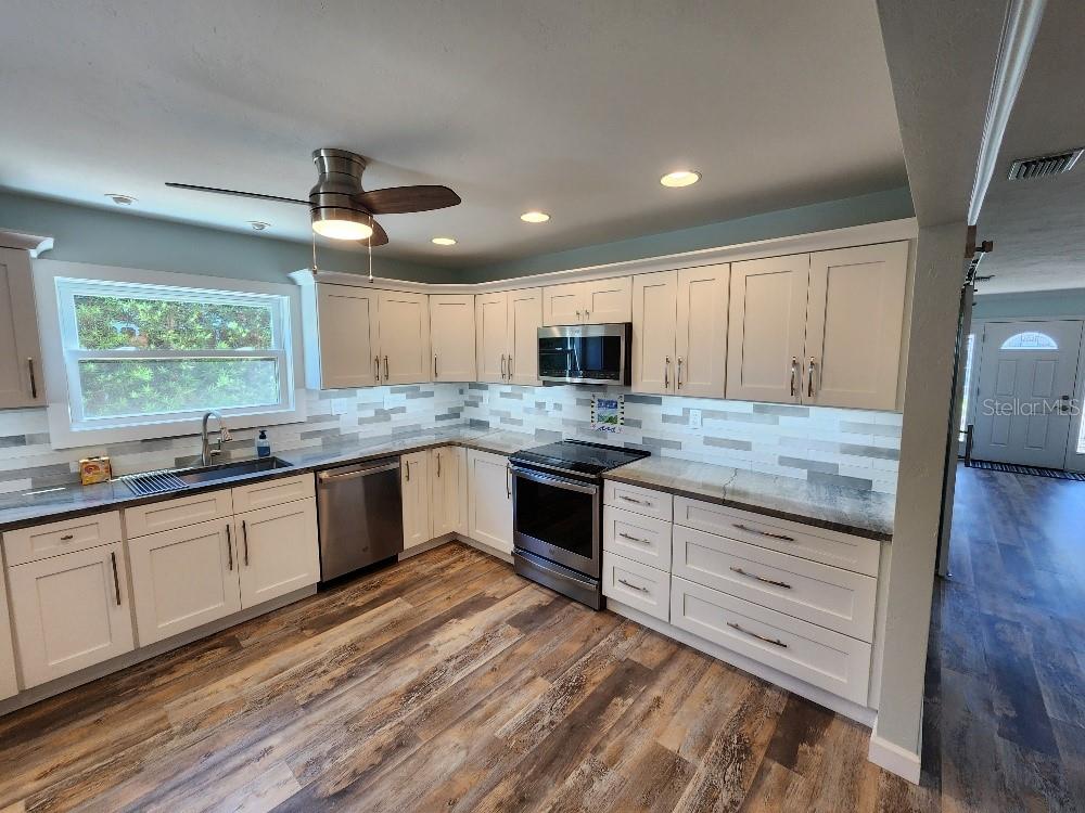 Image 6 of 33 For 110 Surf Street