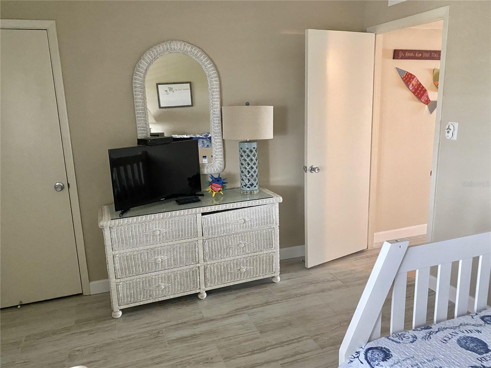 Image 8 of 17 For 815 Ocean Shore Boulevard 8a