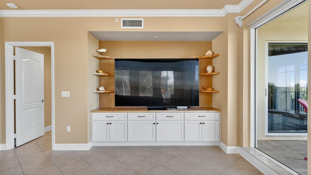 Image 19 of 82 For 255 Minorca Beach Way 206