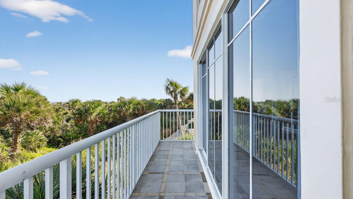 Image 31 of 82 For 255 Minorca Beach Way 206