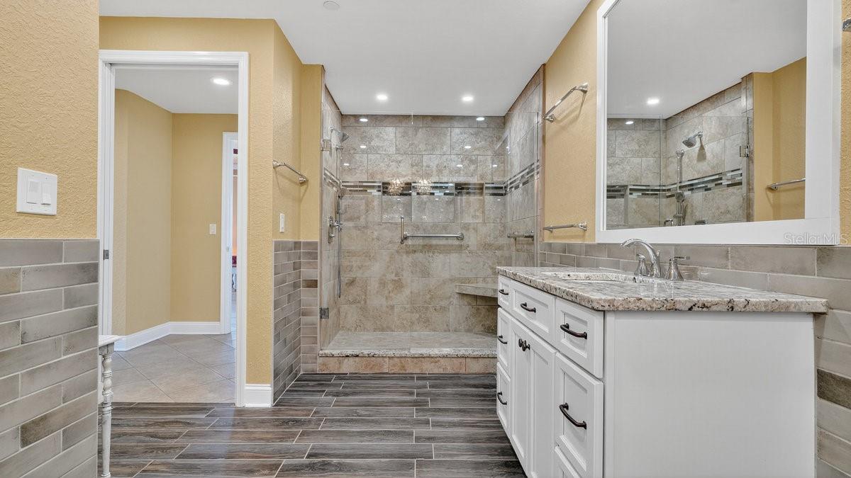 Image 36 of 82 For 255 Minorca Beach Way 206