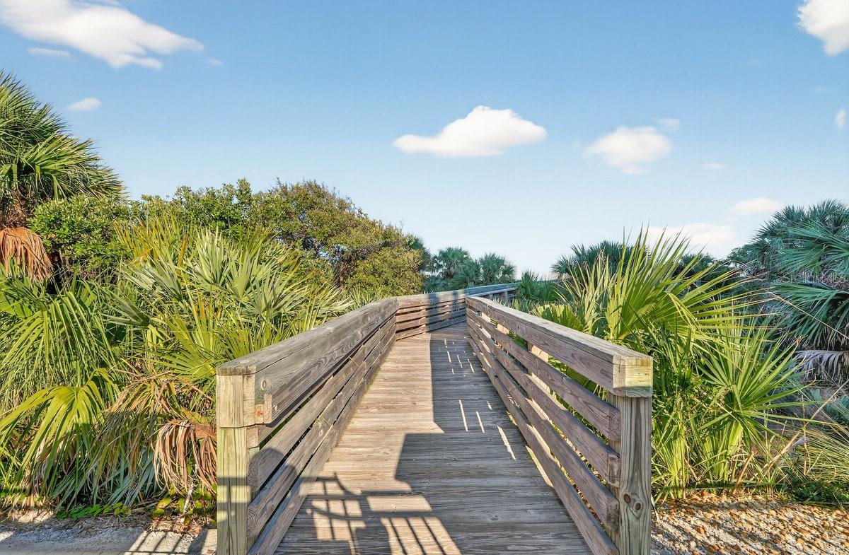 Image 53 of 82 For 255 Minorca Beach Way 206