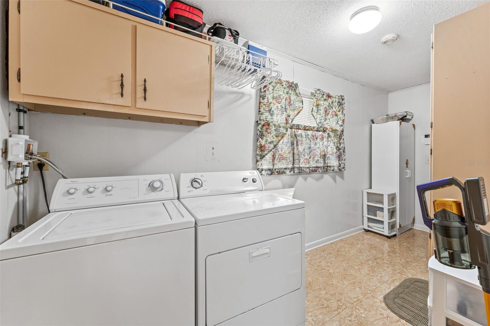 Image 22 of 33 For 620 Red Sail Lane