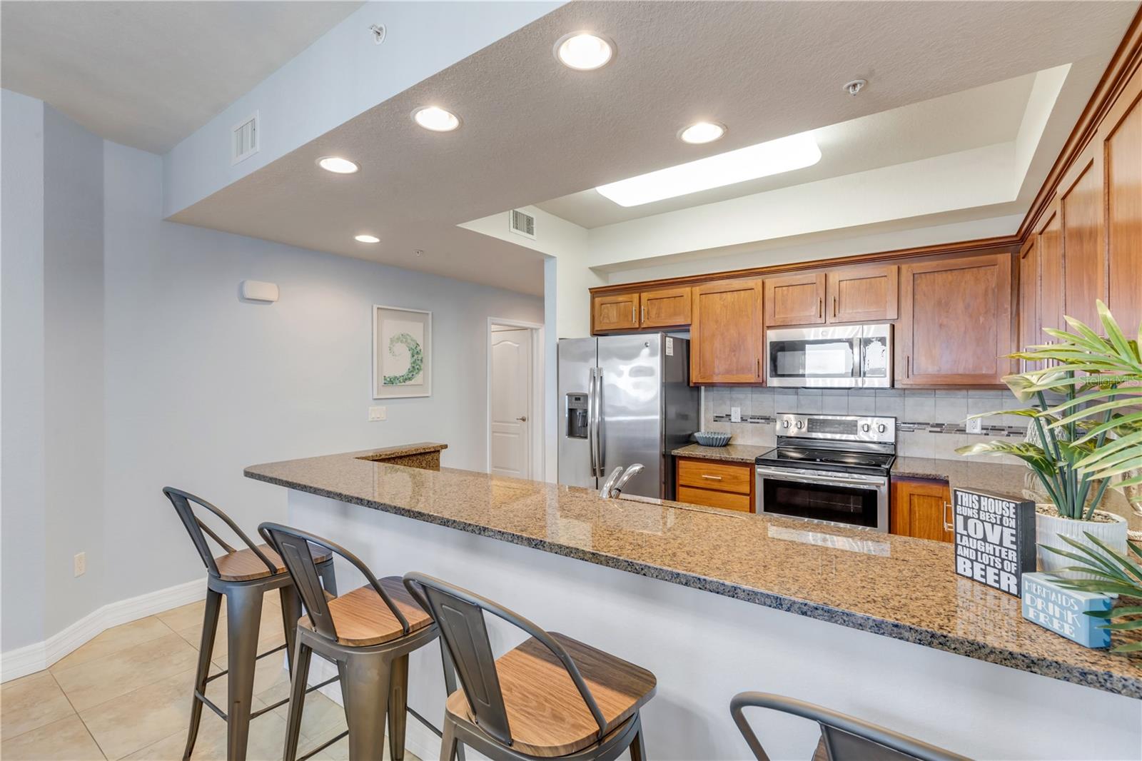 Image 24 of 99 For 5300 Atlantic Avenue 18-503