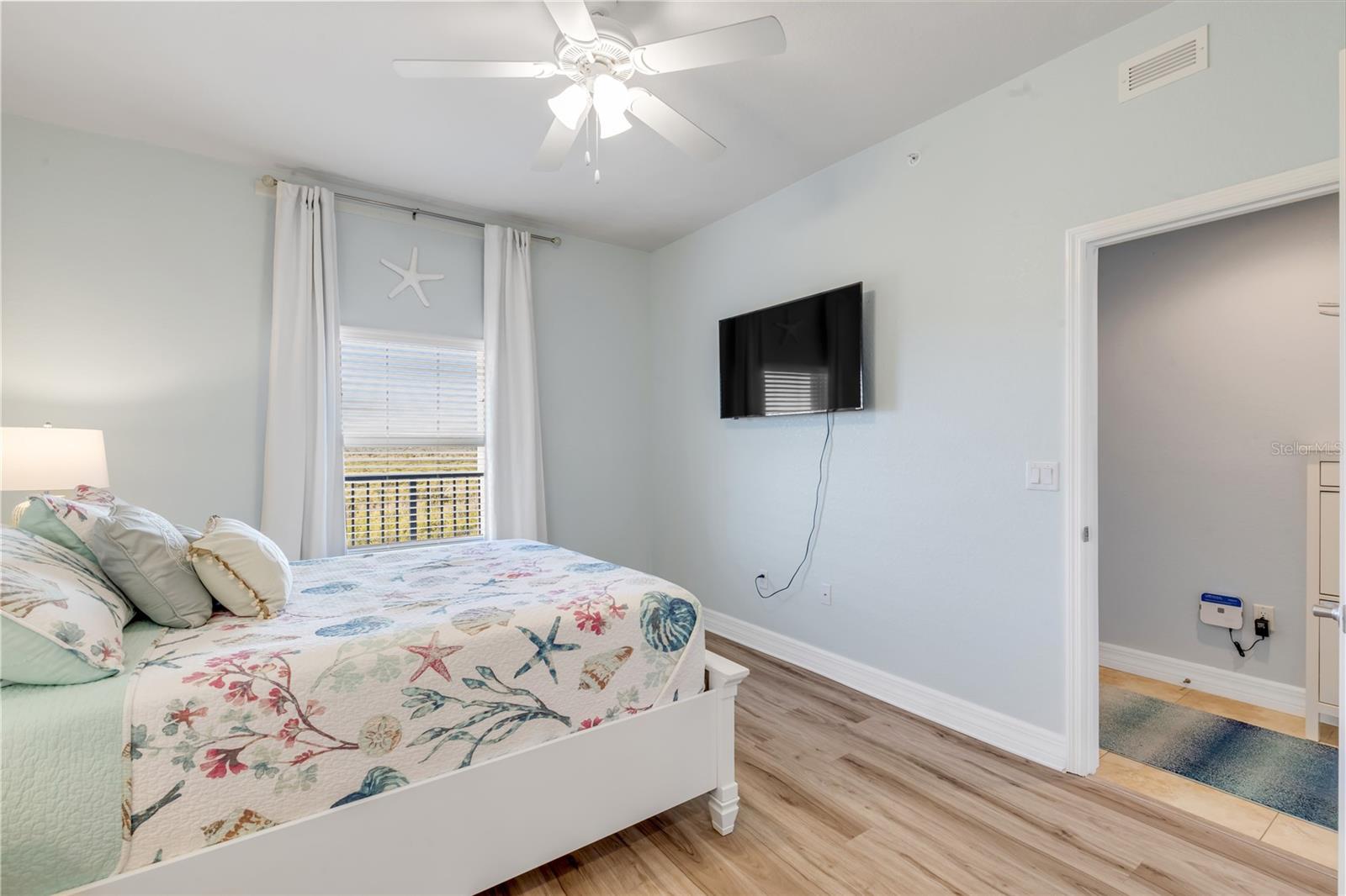 Image 27 of 99 For 5300 Atlantic Avenue 18-503