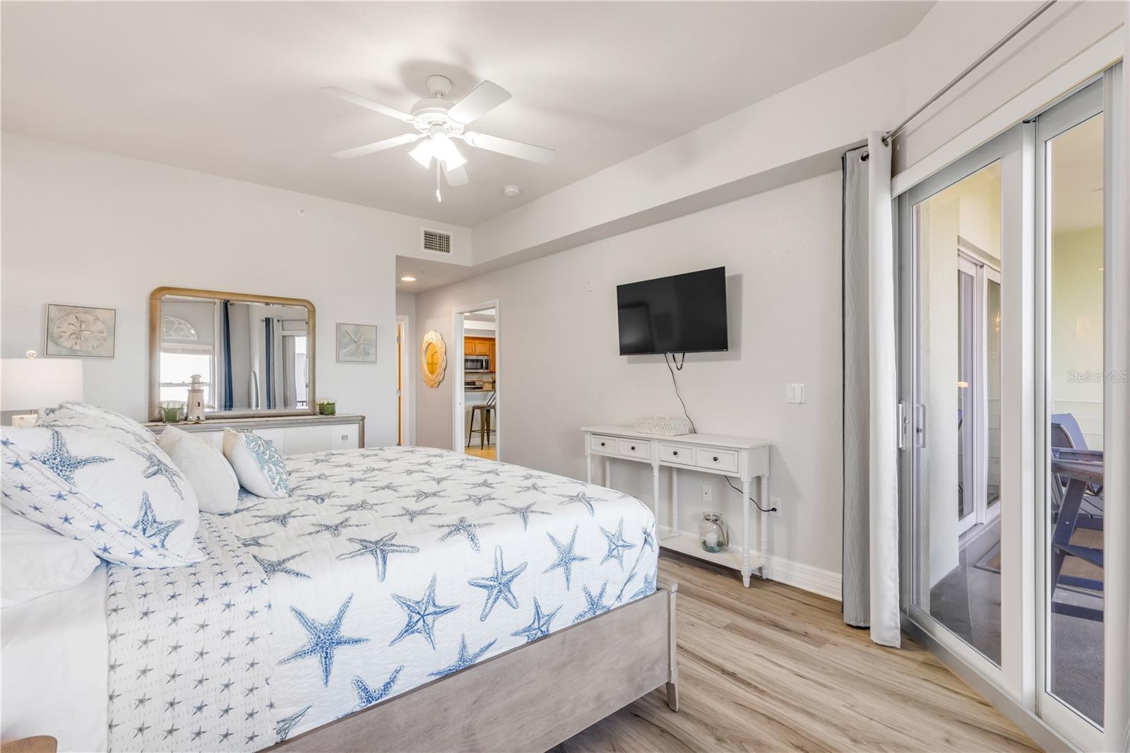 Image 36 of 99 For 5300 Atlantic Avenue 18-503