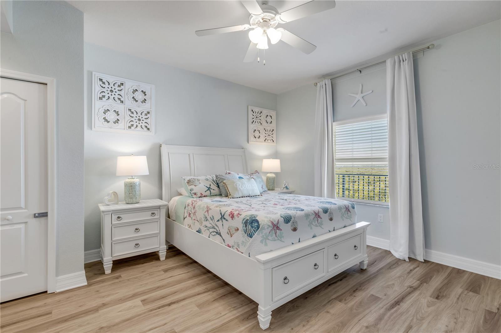 Image 6 of 99 For 5300 Atlantic Avenue 18-503