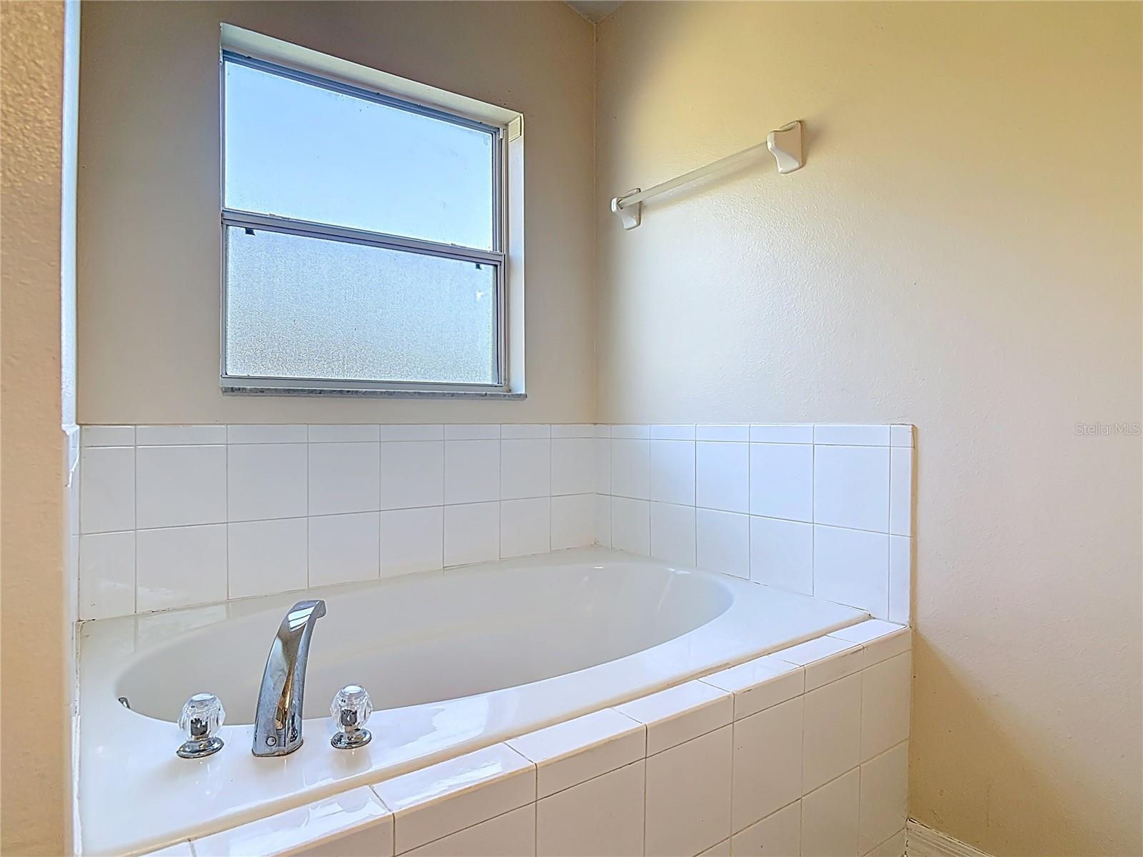 Image 22 of 61 For 530 Coral Trace Boulevard