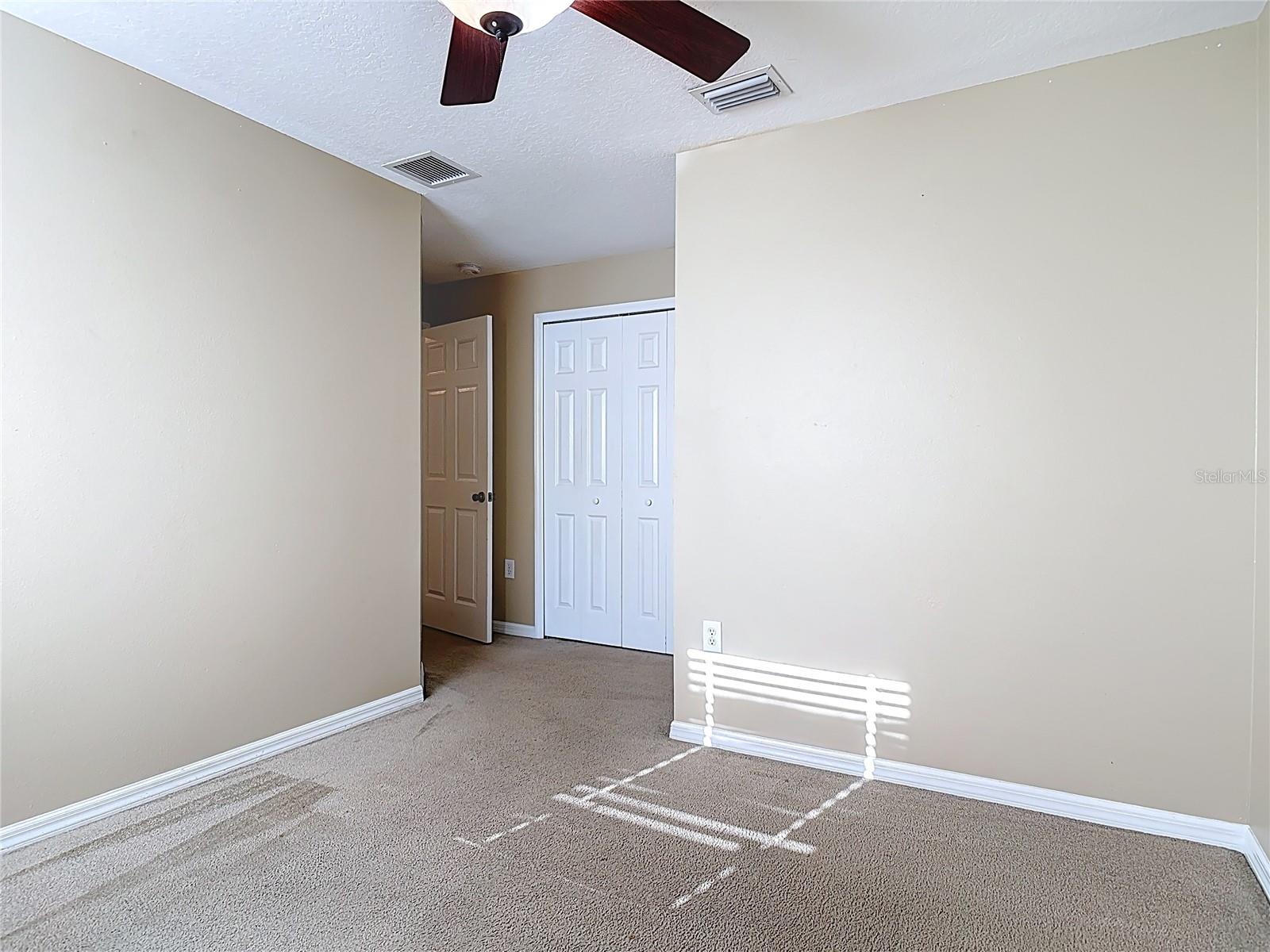 Image 33 of 61 For 530 Coral Trace Boulevard