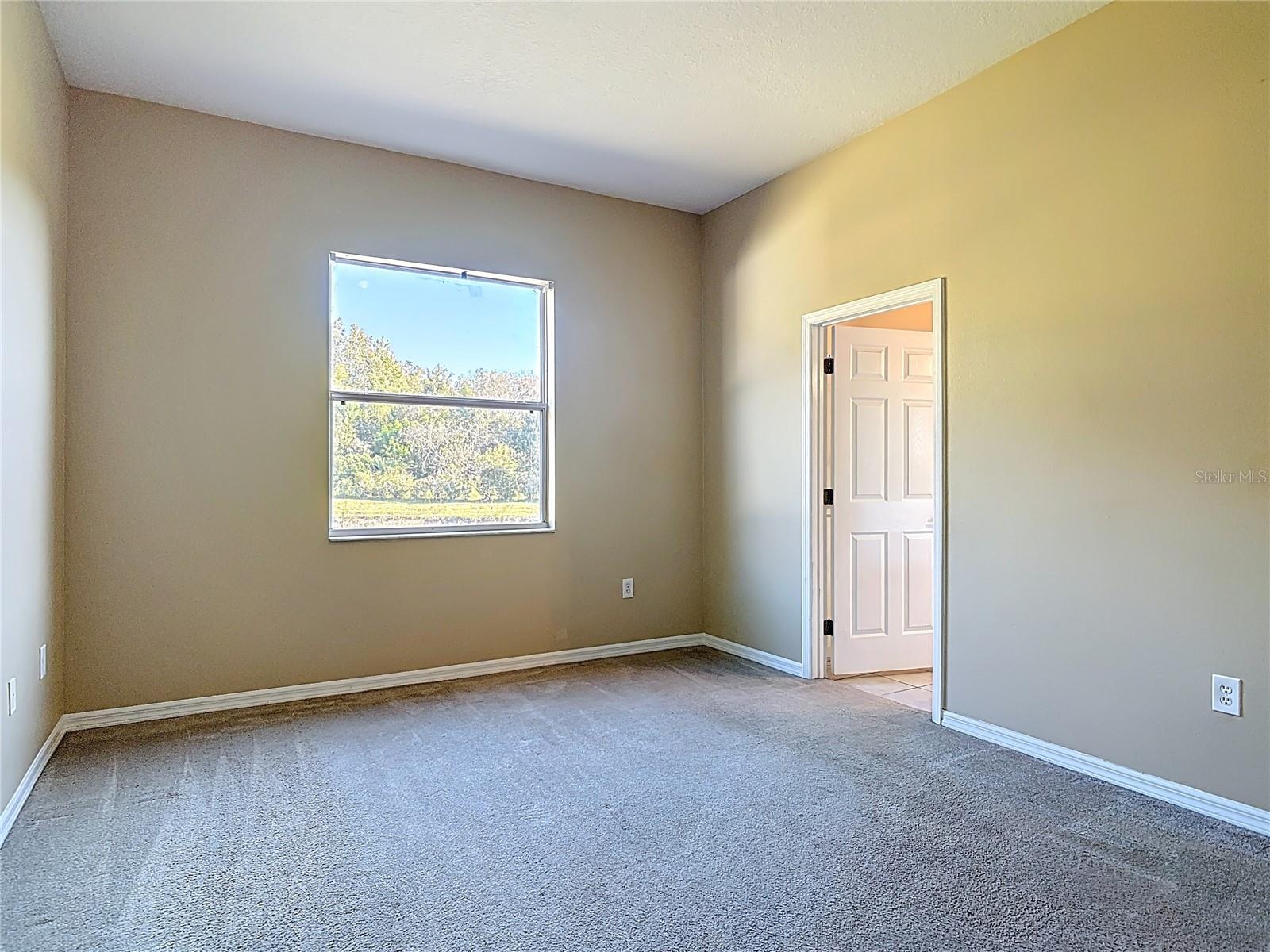 Image 42 of 61 For 530 Coral Trace Boulevard