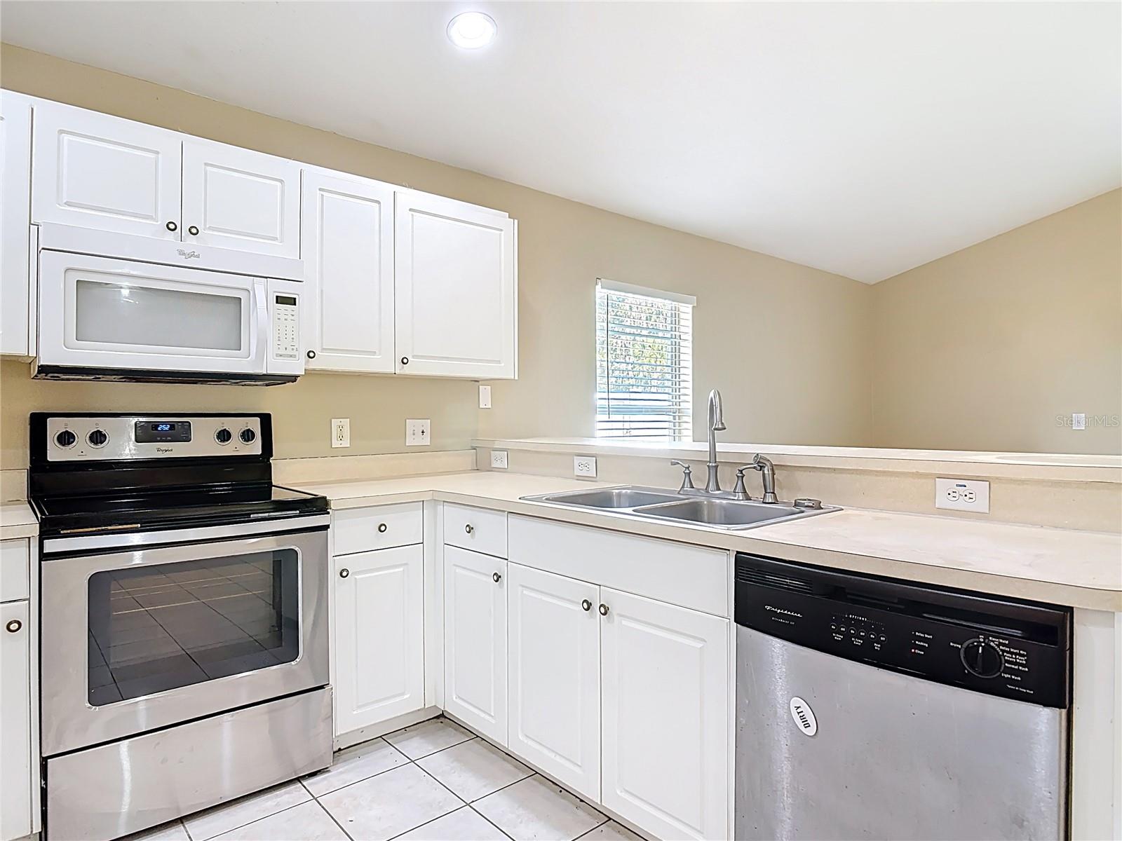 Image 52 of 61 For 530 Coral Trace Boulevard