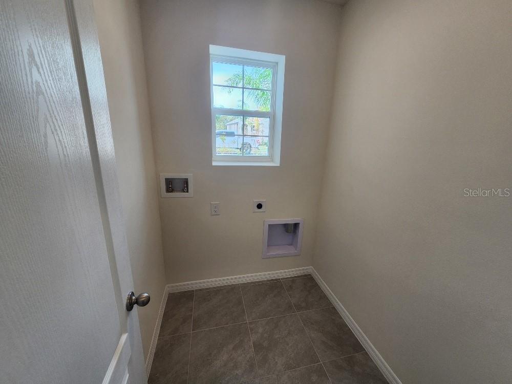 Image 10 of 13 For 359 Caryota Court