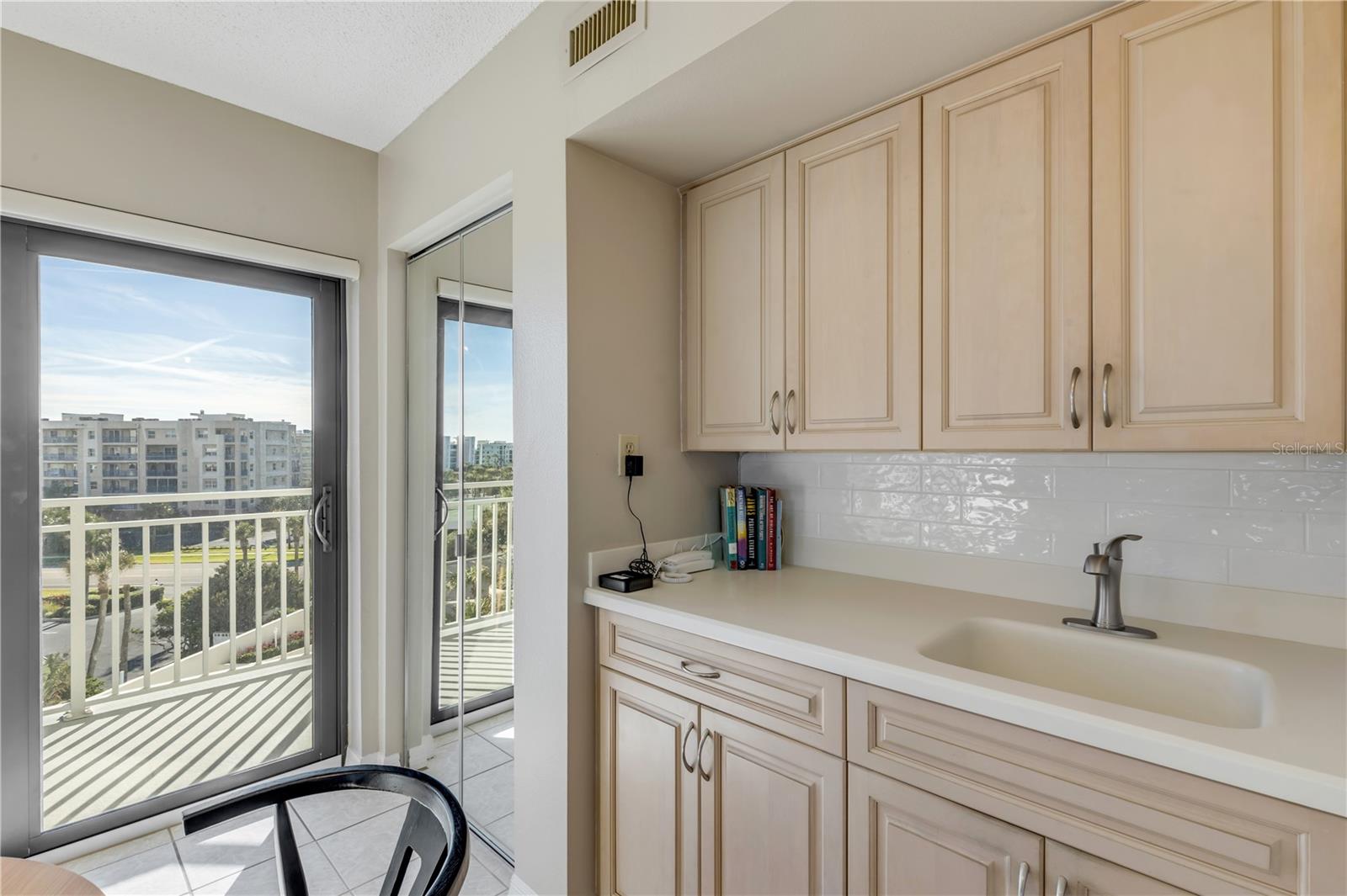 Image 10 of 70 For 5207 Atlantic Avenue 426