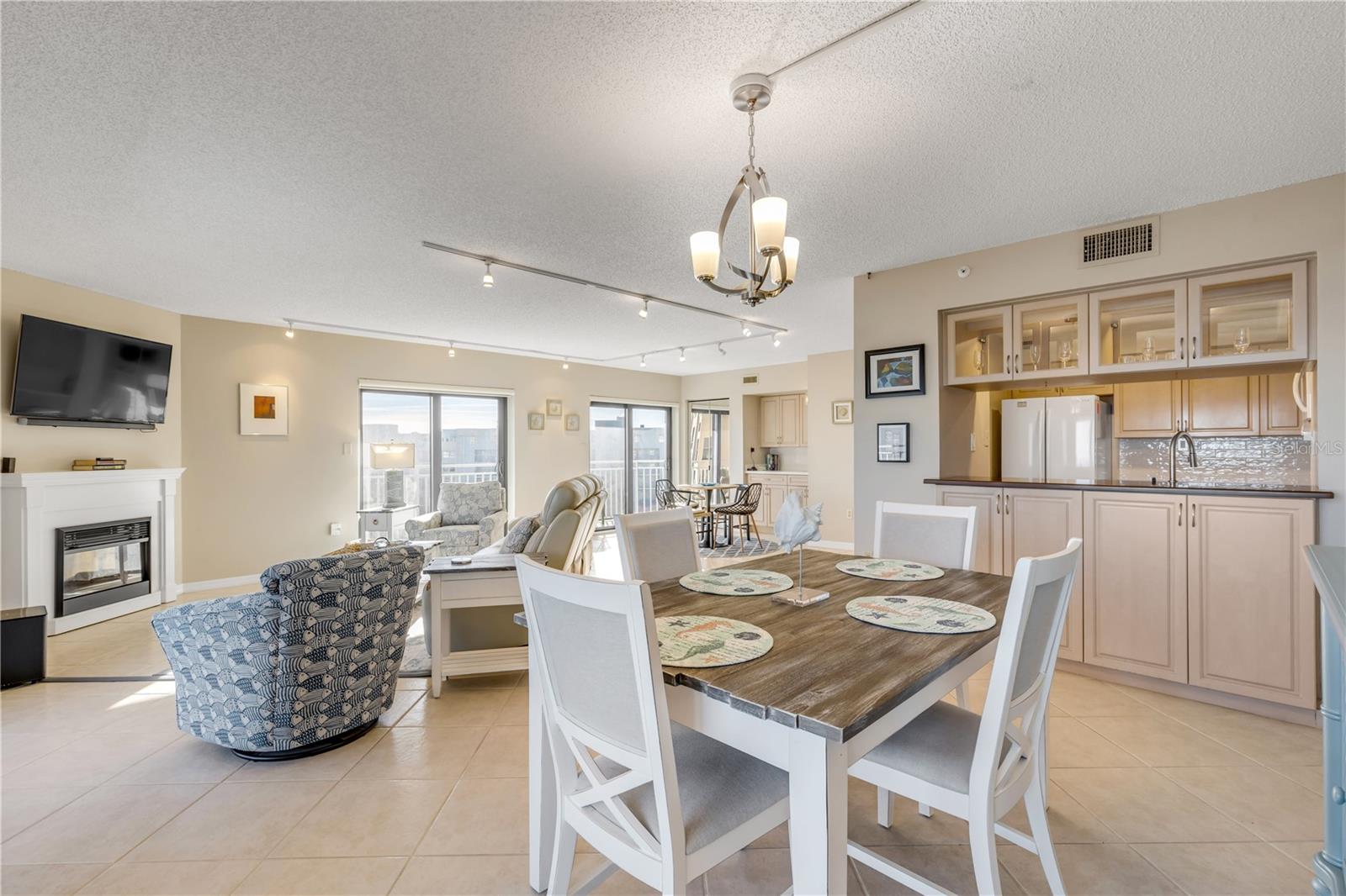 Image 22 of 70 For 5207 Atlantic Avenue 426