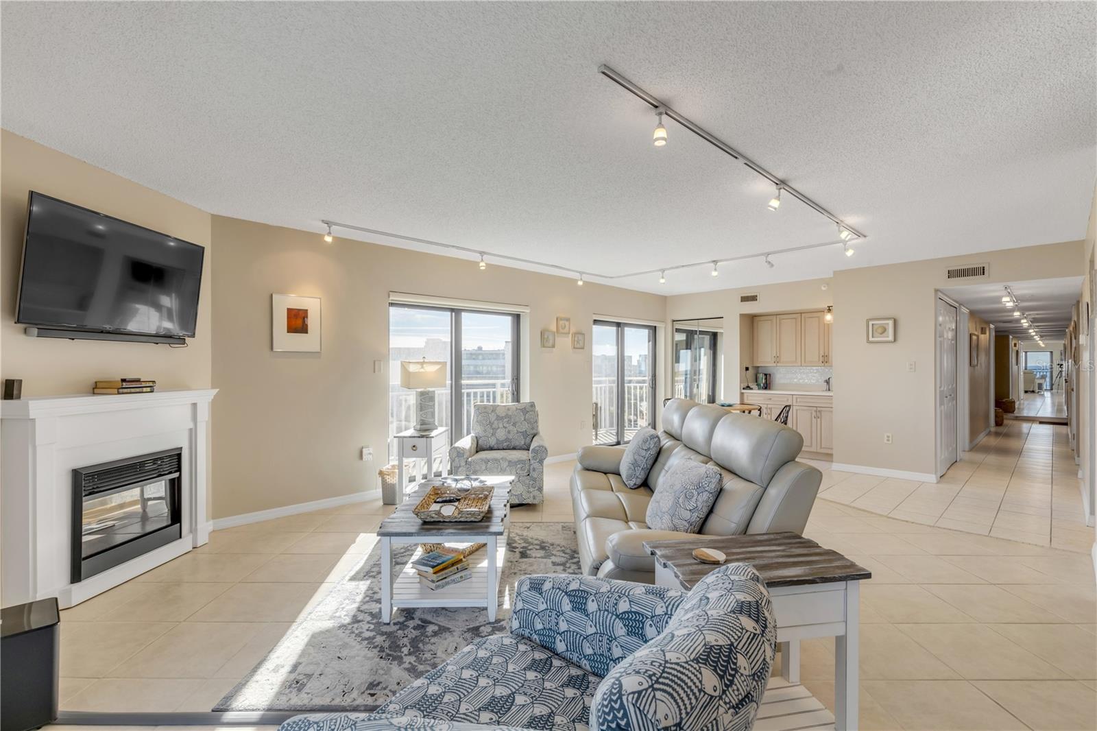 Image 26 of 70 For 5207 Atlantic Avenue 426