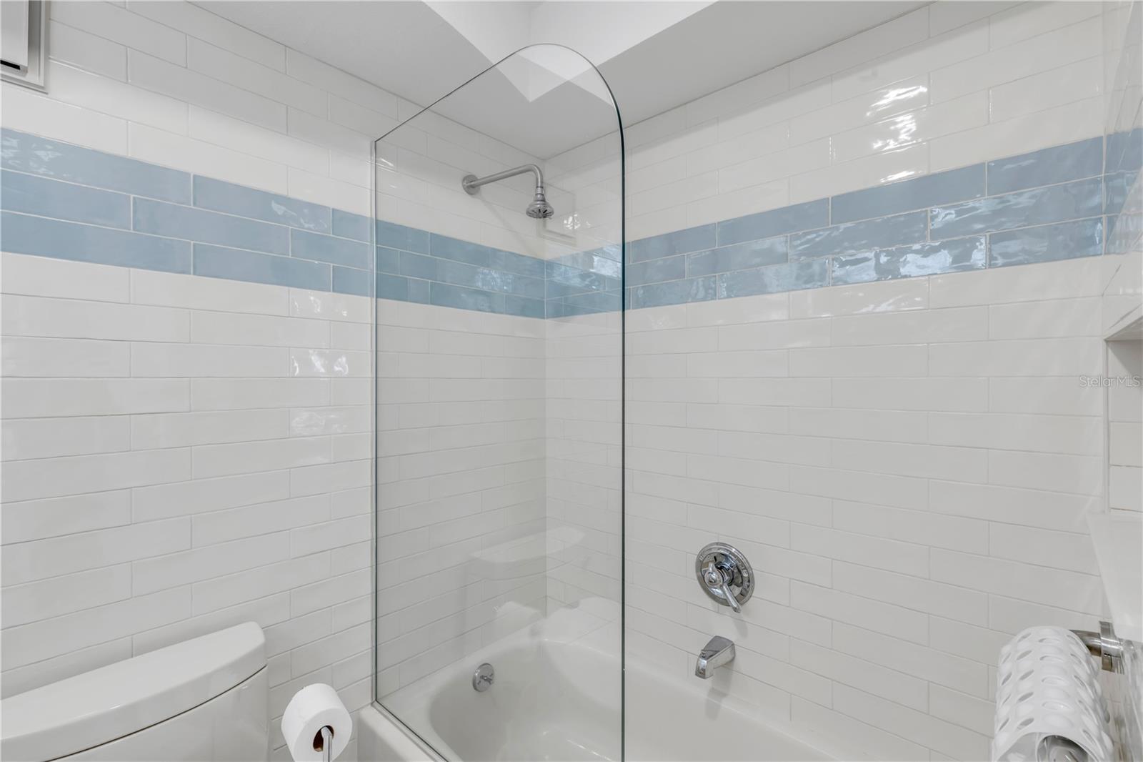 Image 37 of 70 For 5207 Atlantic Avenue 426