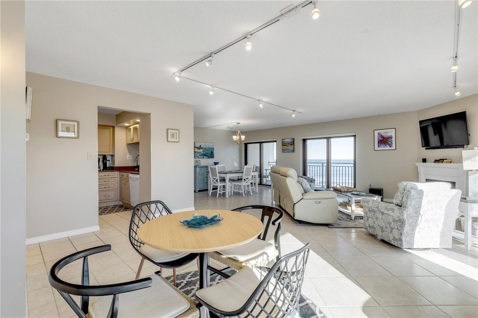 Image 8 of 70 For 5207 Atlantic Avenue 426