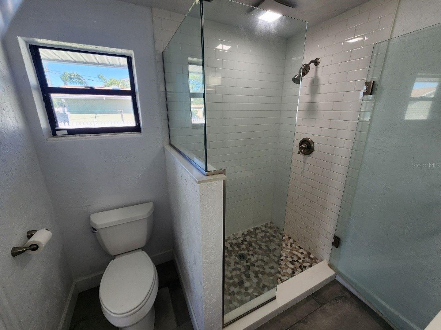 Image 7 of 16 For 105 Desoto Drive