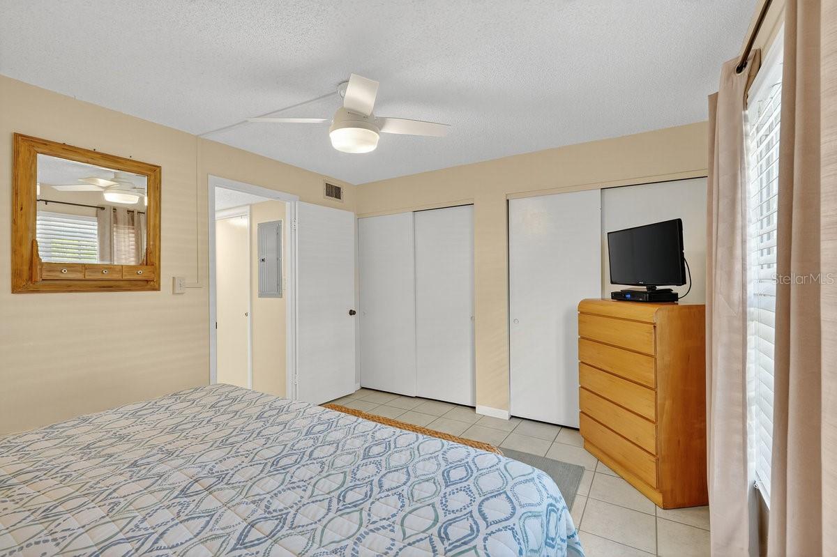 Image 15 of 34 For 4225 Atlantic Avenue 1090