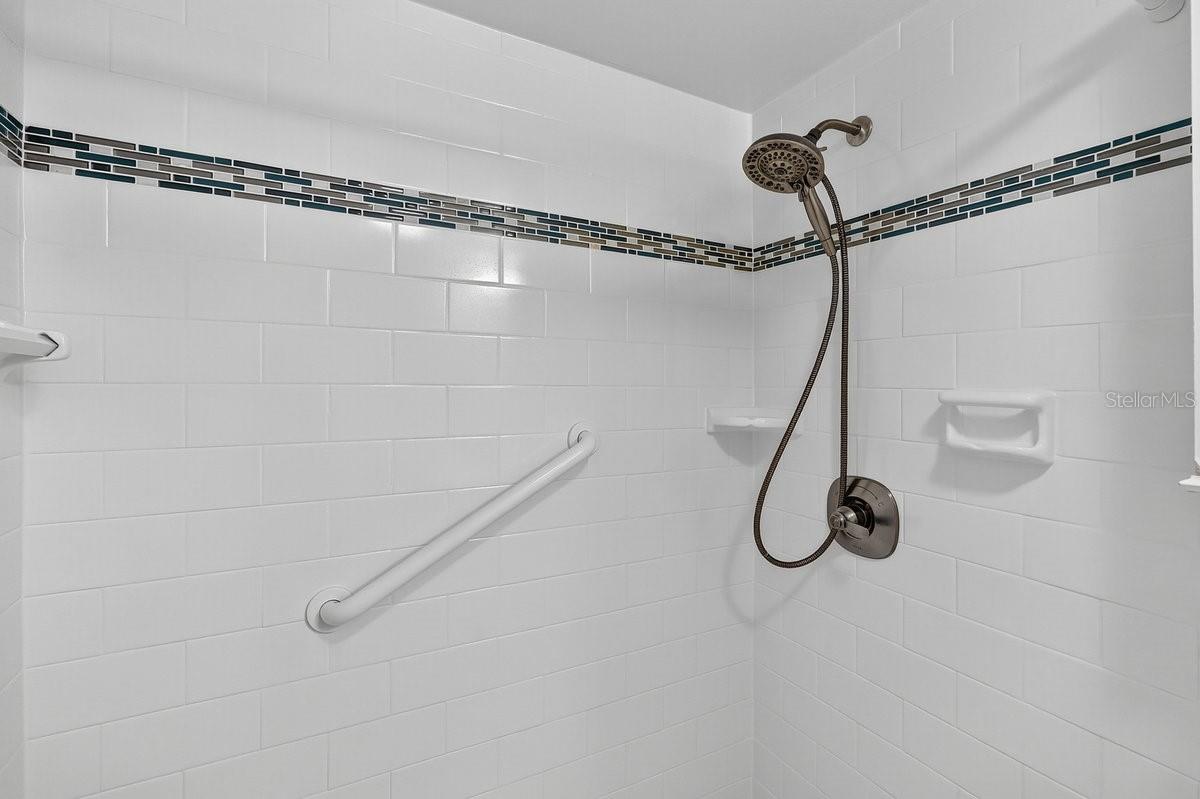 Image 18 of 34 For 4225 Atlantic Avenue 1090