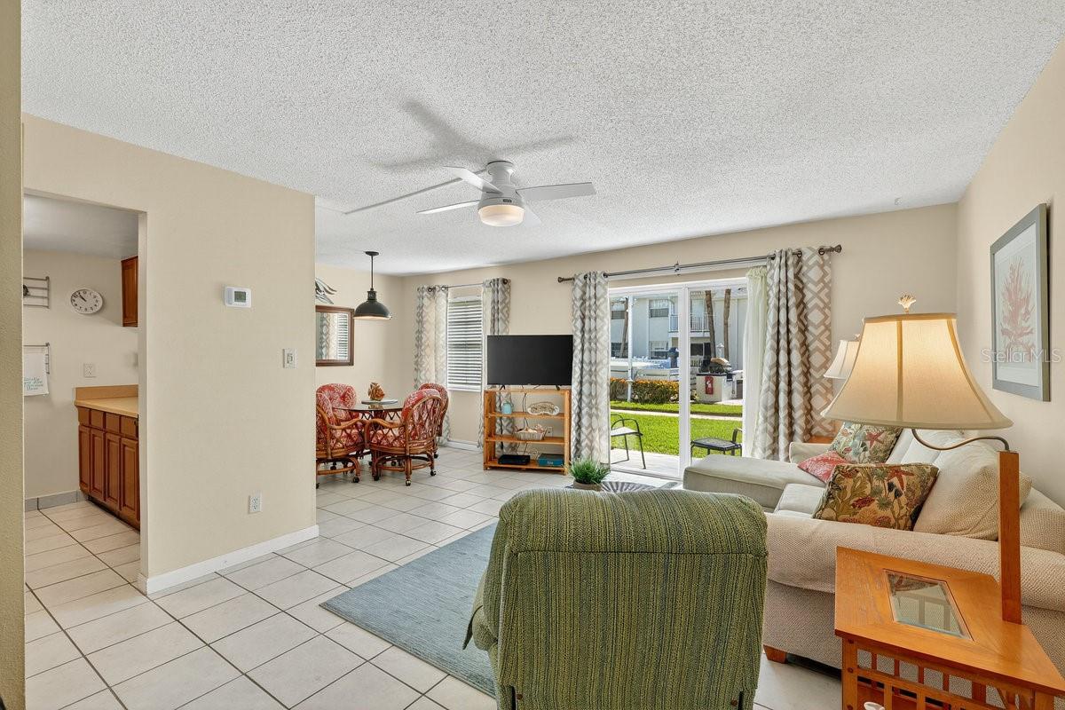 Image 4 of 34 For 4225 Atlantic Avenue 1090