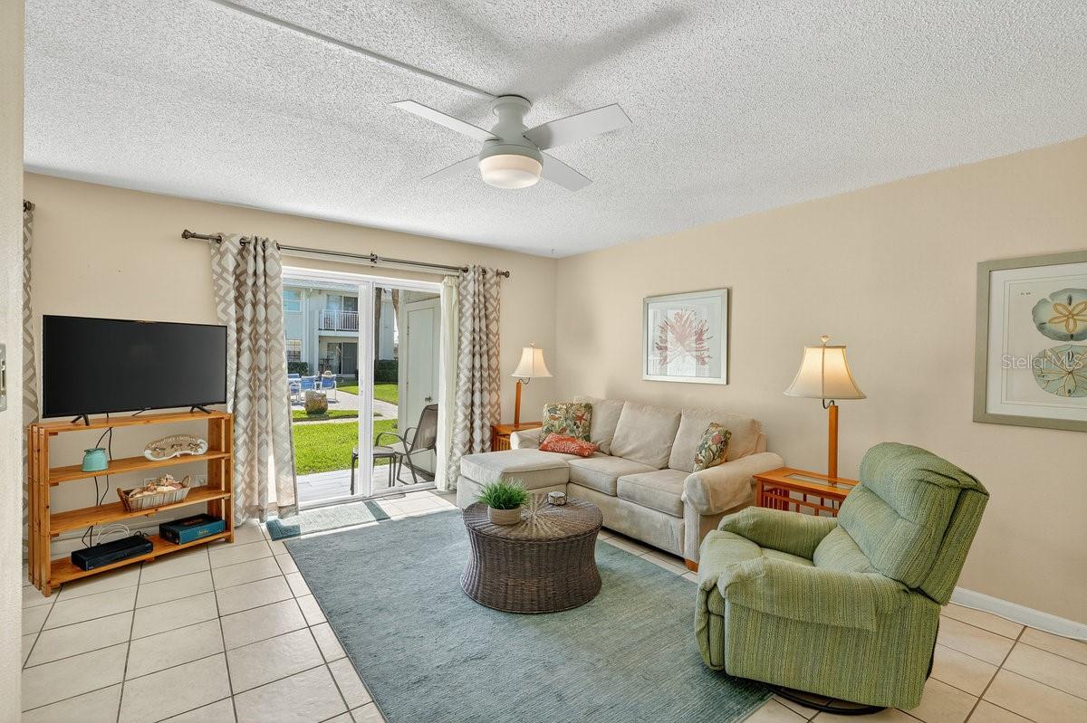 Image 5 of 34 For 4225 Atlantic Avenue 1090