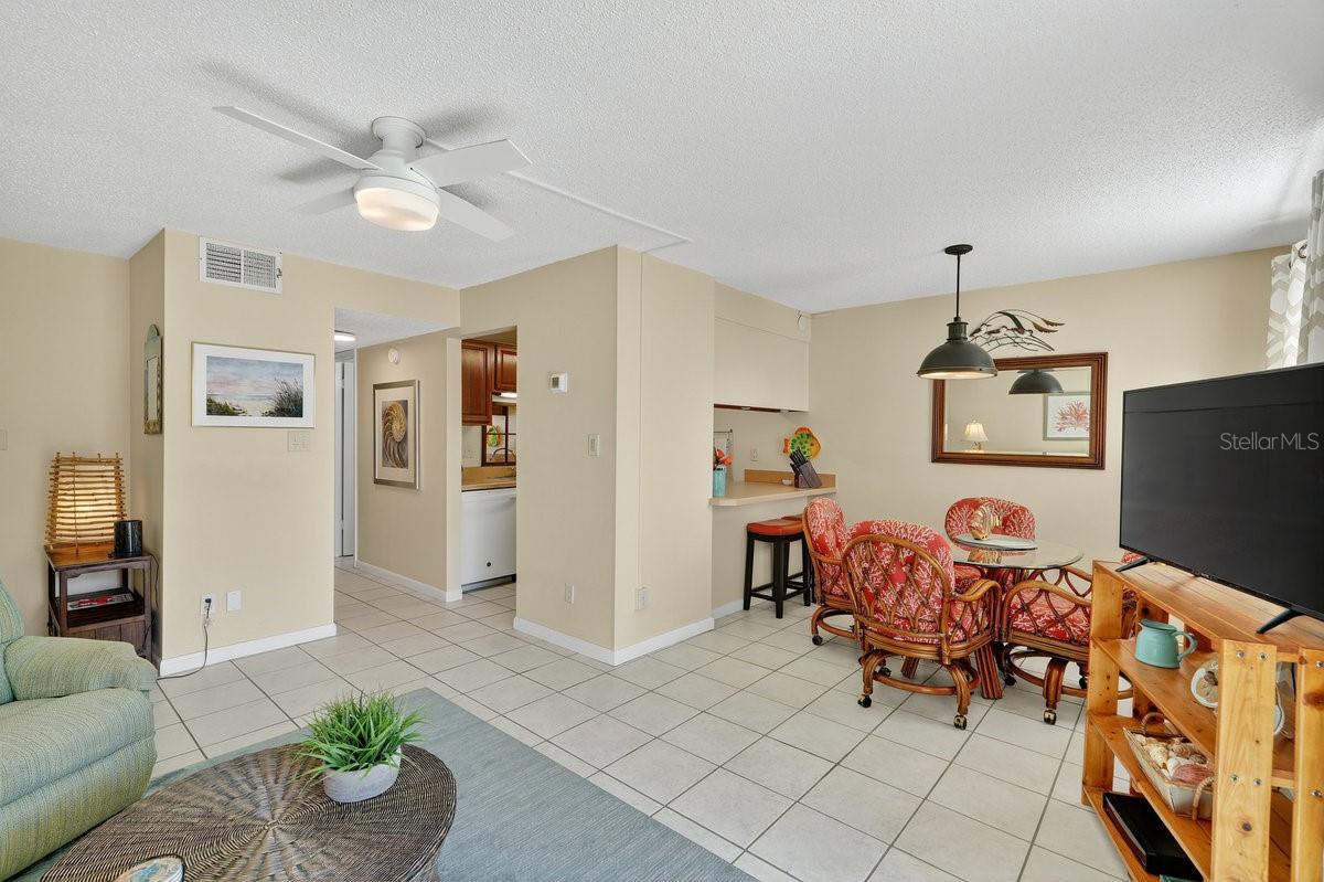 Image 6 of 34 For 4225 Atlantic Avenue 1090