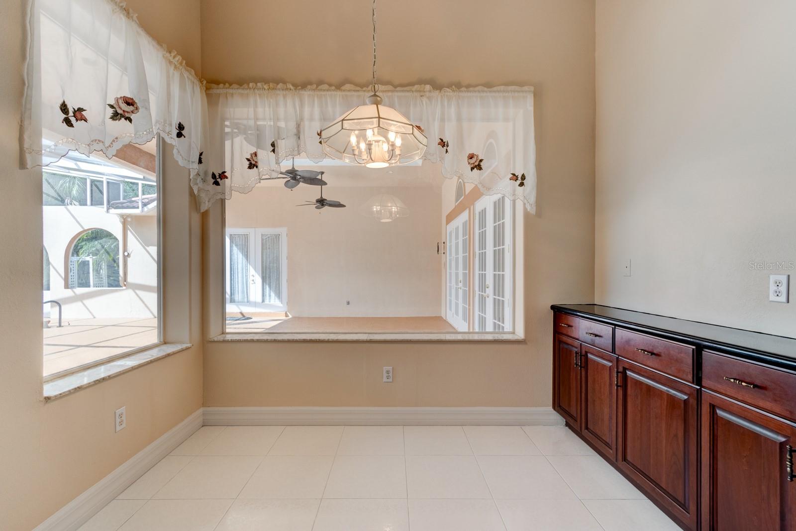 Image 13 of 44 For 58 Emerald Oaks Lane