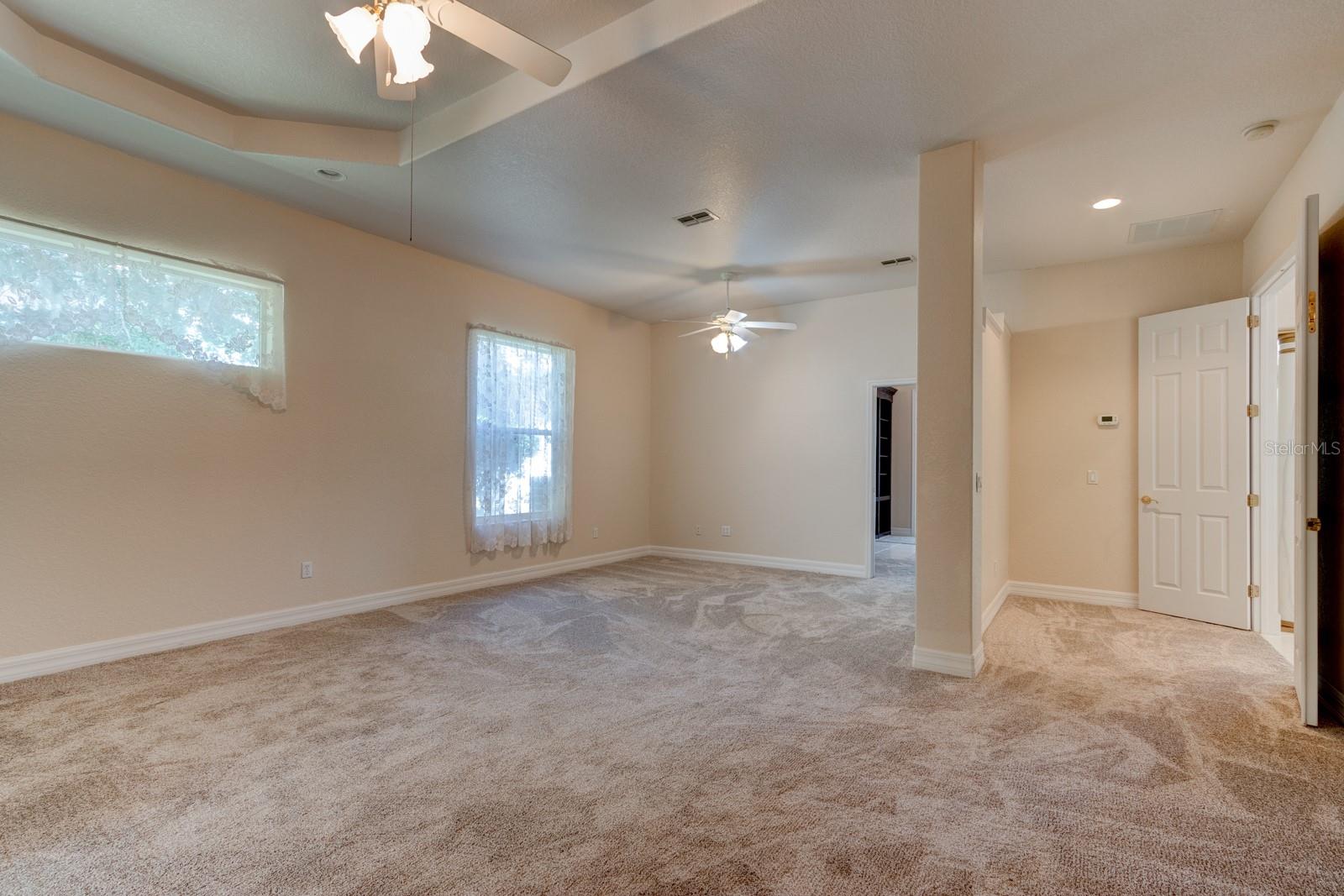 Image 16 of 44 For 58 Emerald Oaks Lane