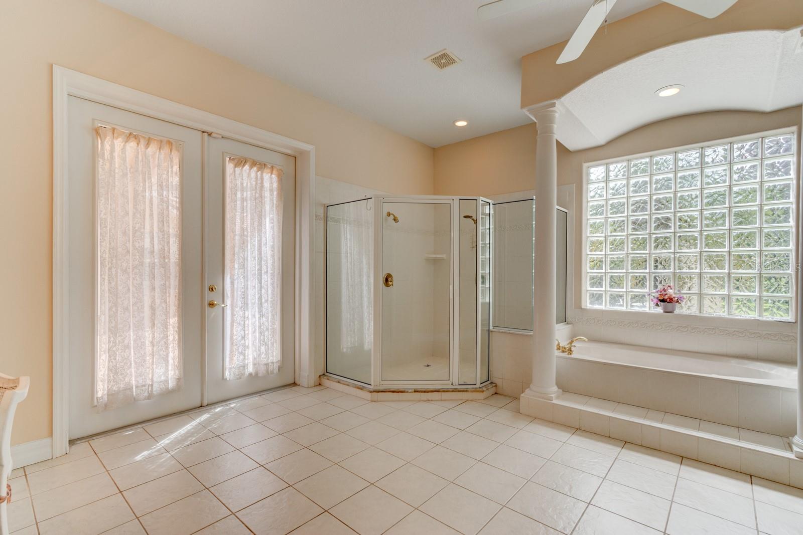 Image 21 of 44 For 58 Emerald Oaks Lane