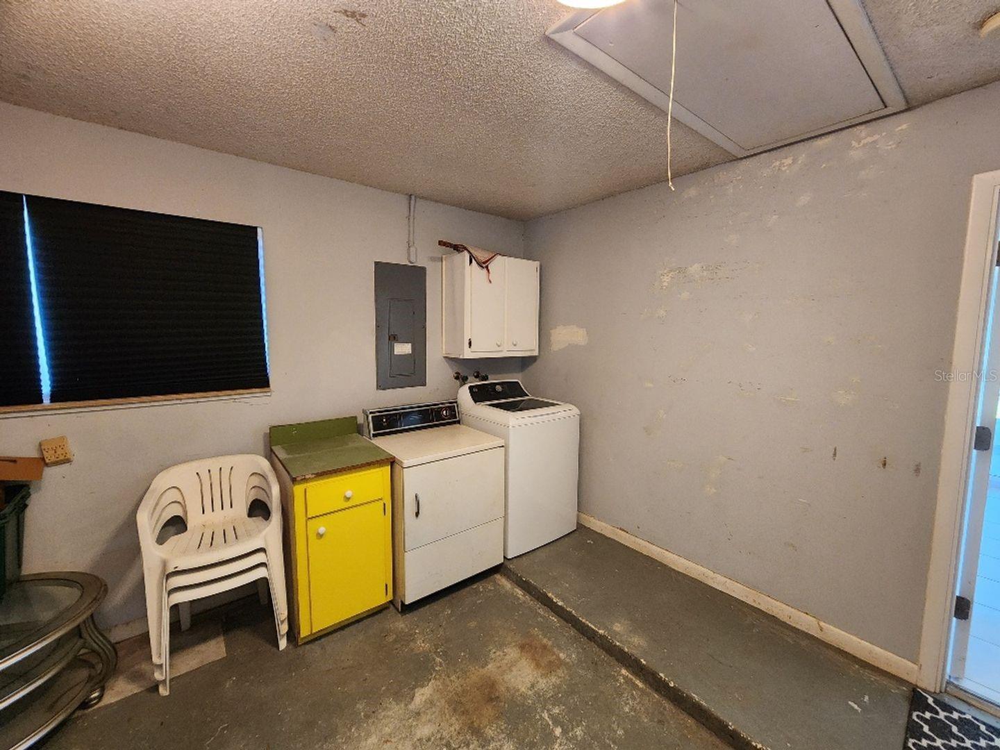 Image 13 of 16 For 4513 Saxon Drive