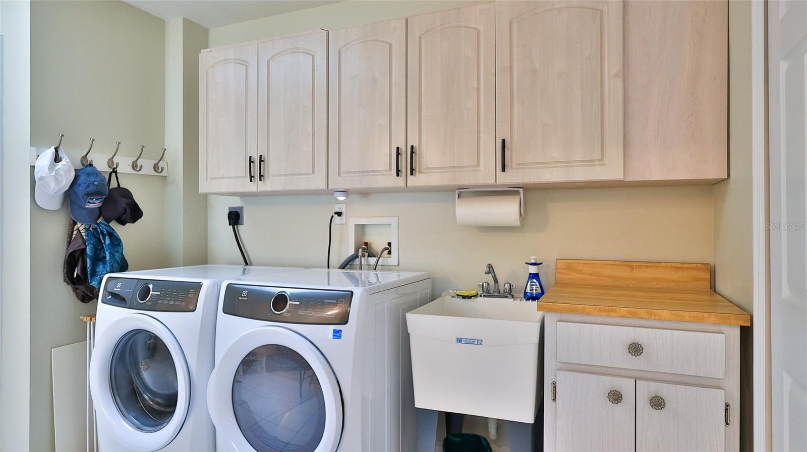 Image 19 of 62 For 257 Golf Club Drive