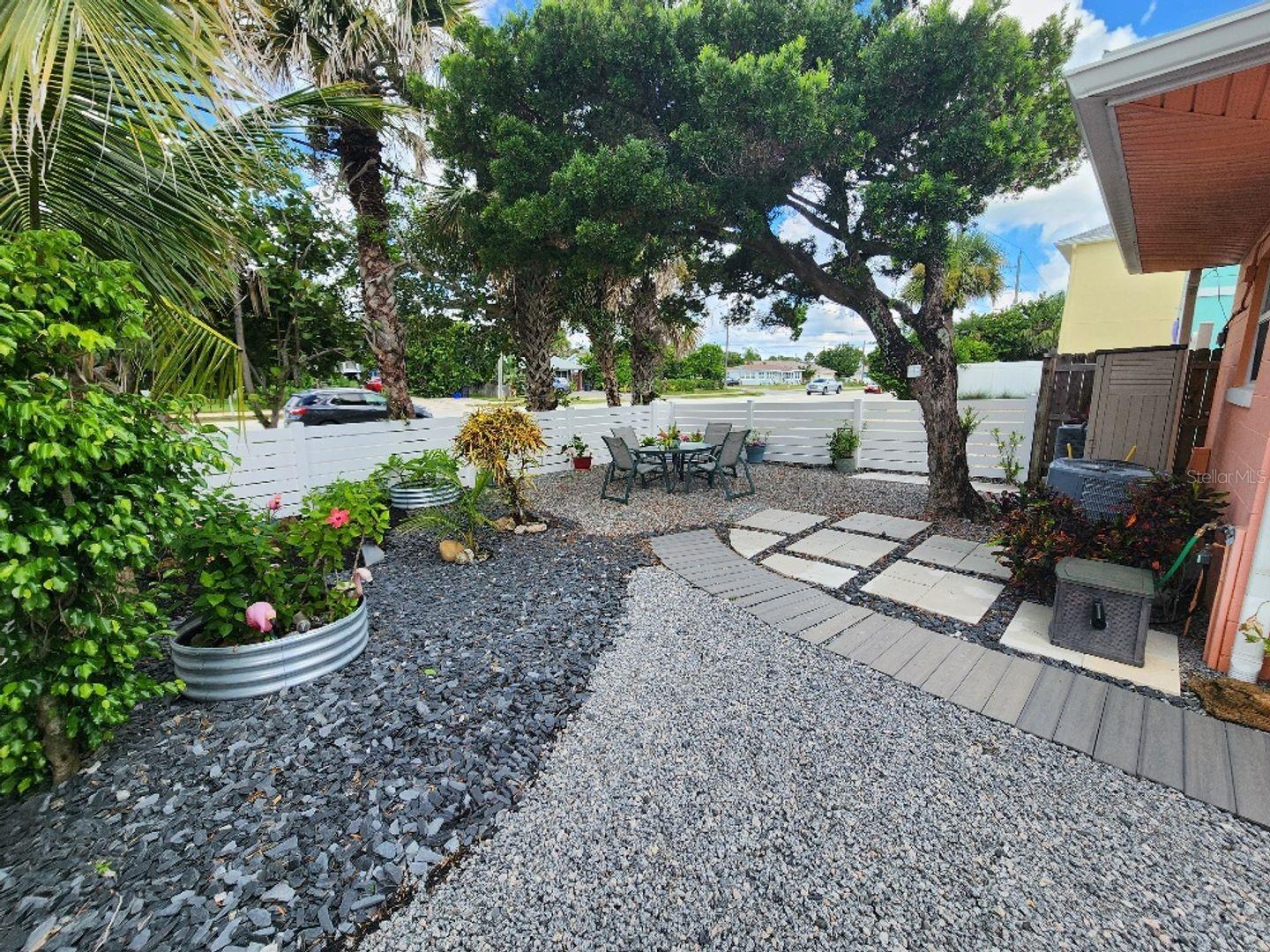 Image 17 of 21 For 2006 Hill Street