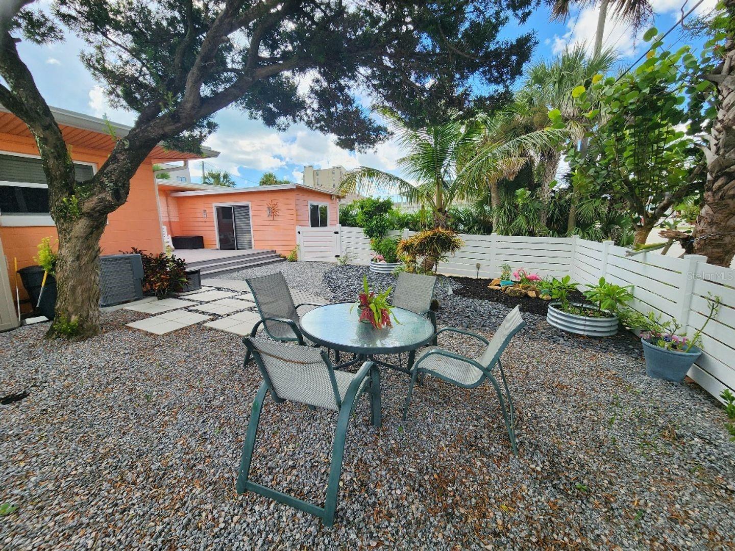 Image 18 of 21 For 2006 Hill Street