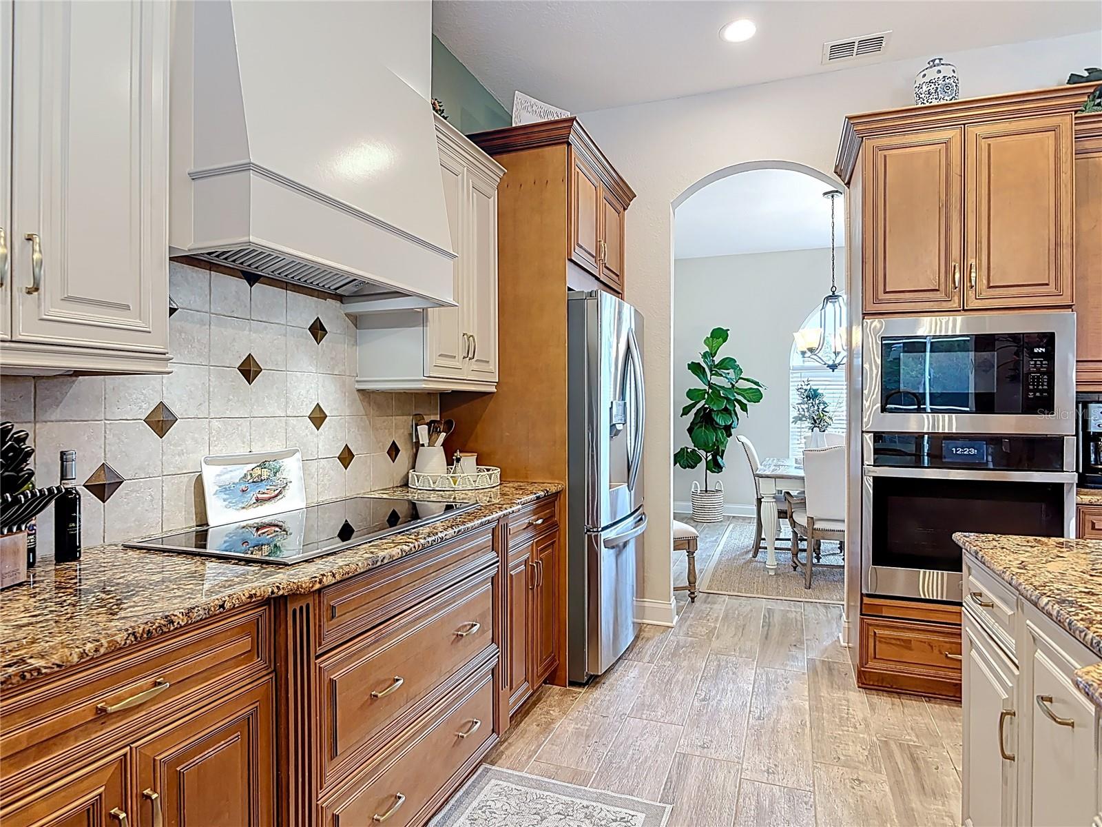 Image 11 of 43 For 6462 Longlake Drive